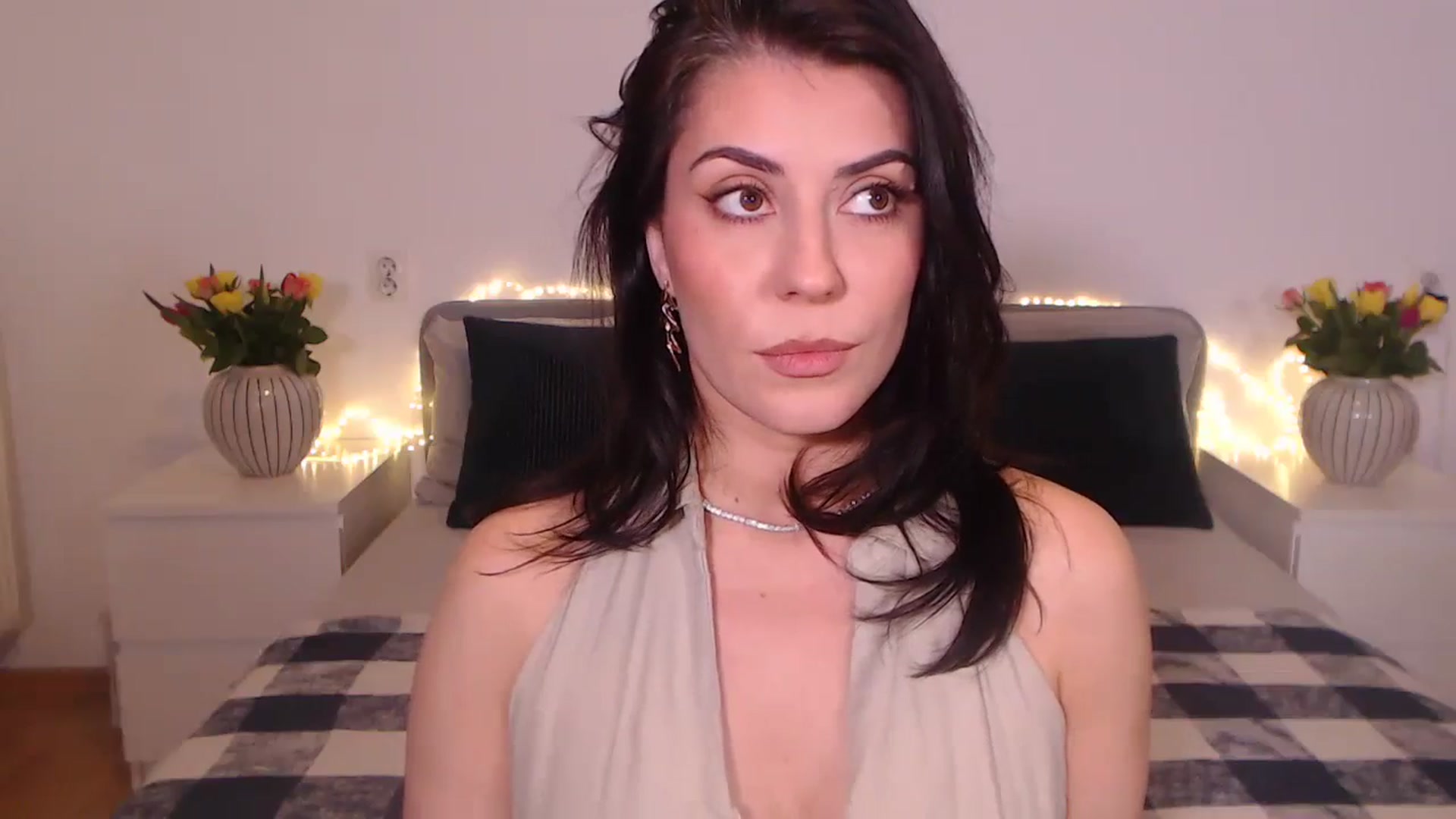 Gallery image thumbnail from BlueStocking's myfreecams stream on, 11/09/2024, 16:08 image 15 of 20