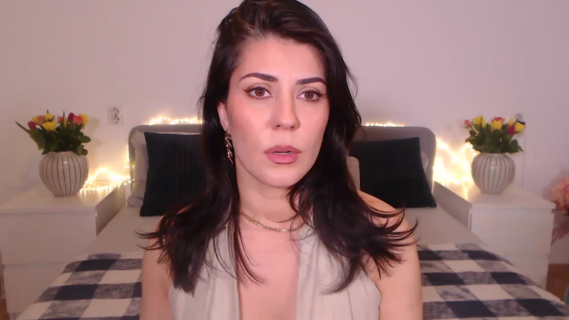 Gallery image thumbnail from BlueStocking's myfreecams stream on, 11/09/2024, 19:06 image 13 of 20