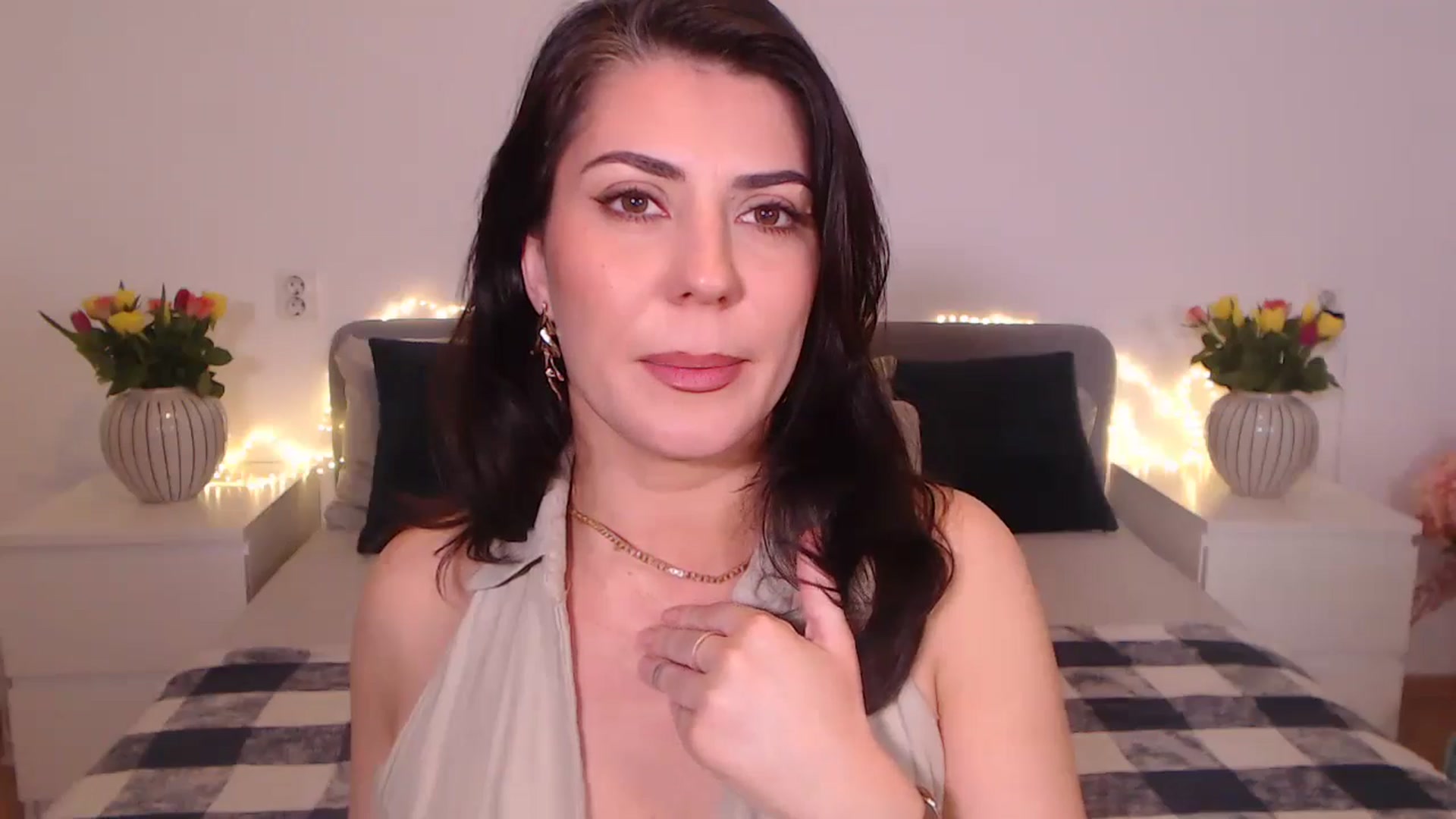 Gallery image thumbnail from BlueStocking's myfreecams stream on, 11/09/2024, 19:06 image 5 of 20