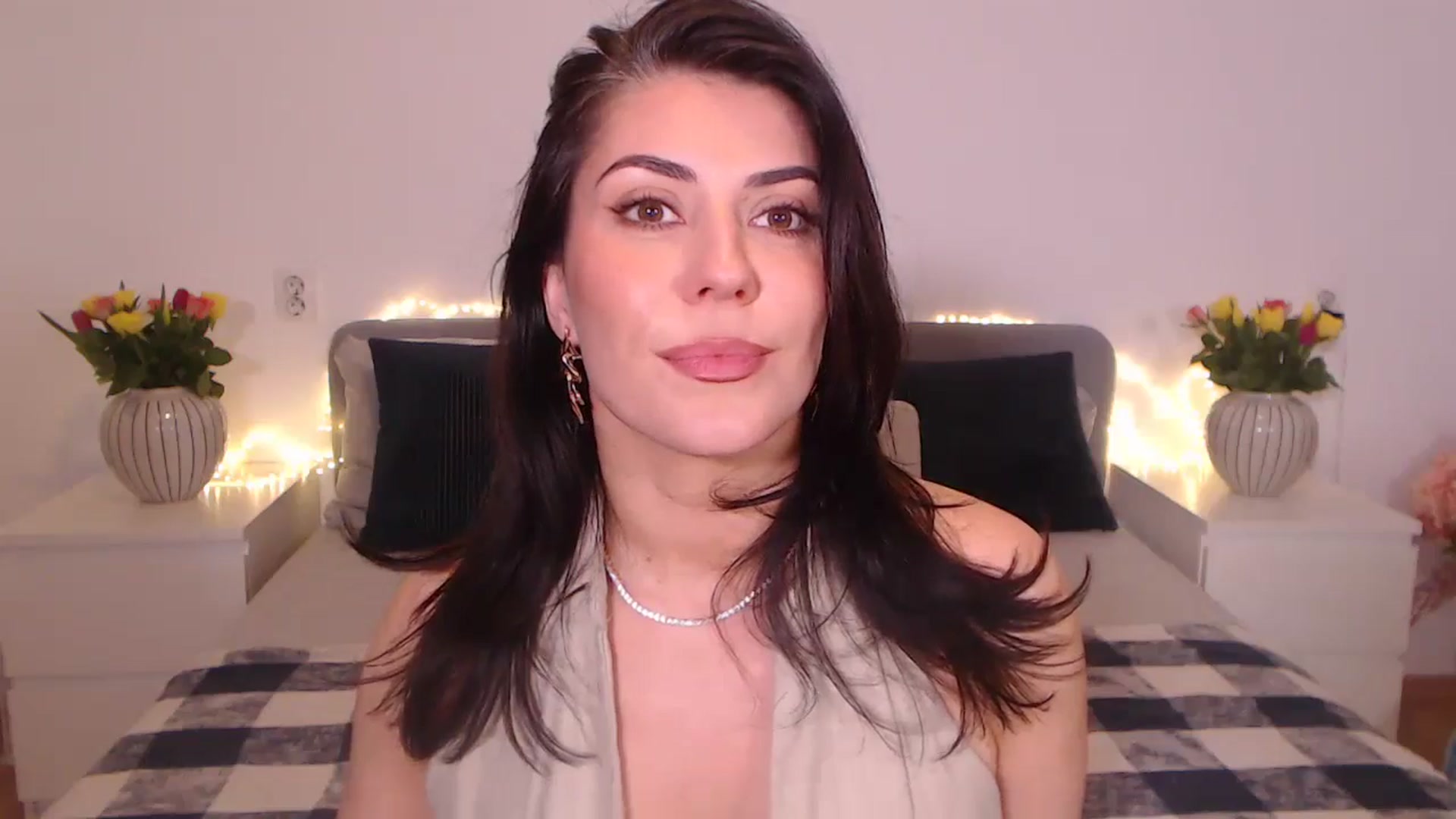 Gallery image thumbnail from BlueStocking's myfreecams stream on, 11/09/2024, 19:06 image 20 of 20