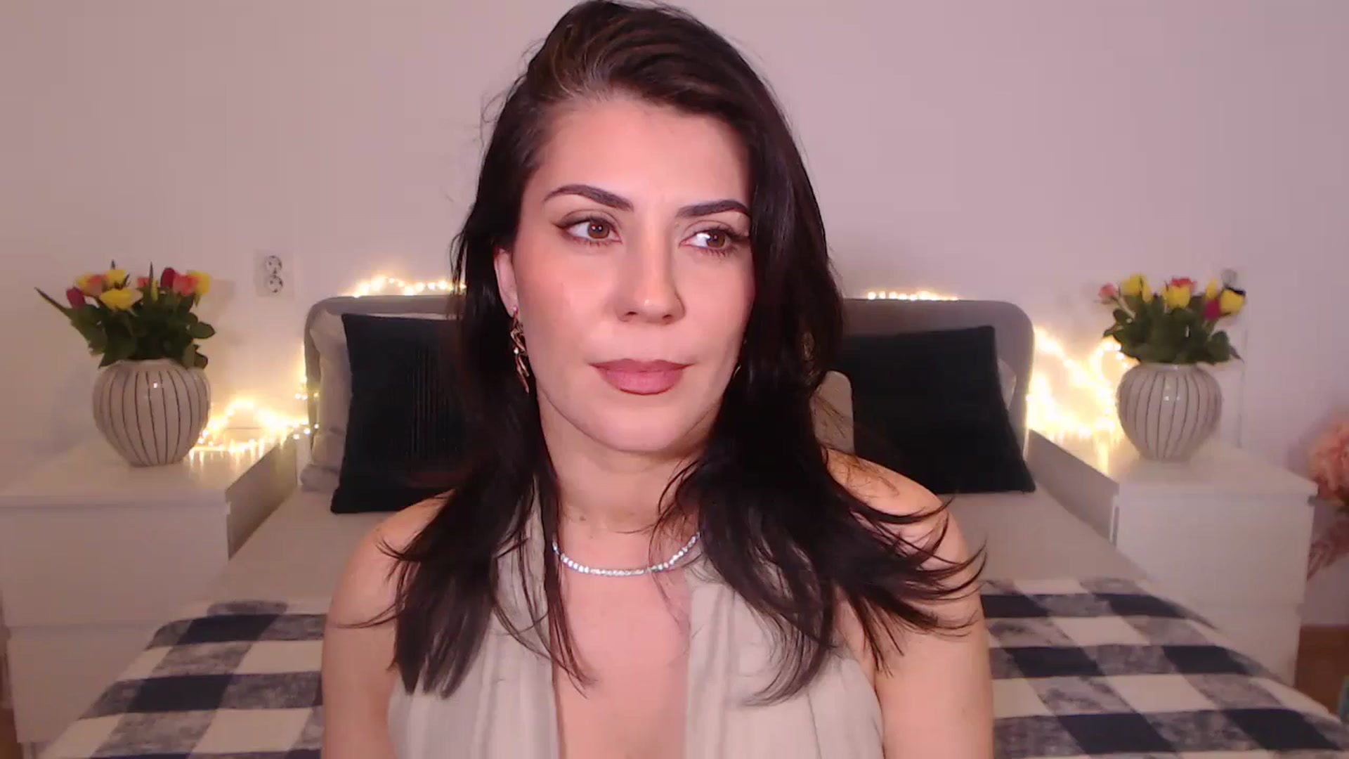 Gallery image thumbnail from BlueStocking's myfreecams stream on, 11/09/2024, 19:06 image 16 of 20