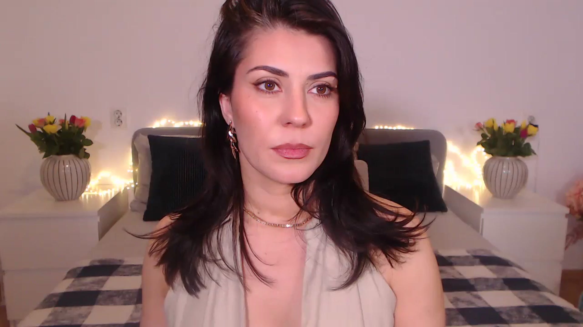Gallery image thumbnail from BlueStocking's myfreecams stream on, 11/09/2024, 19:06 image 12 of 20