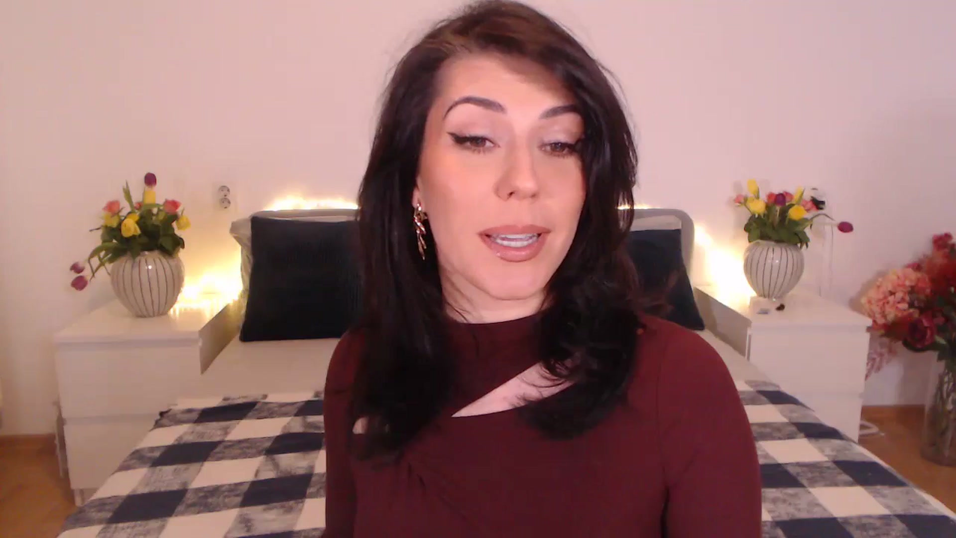 Gallery image thumbnail from BlueStocking's myfreecams stream on, 11/13/2024, 15:19 image 5 of 20