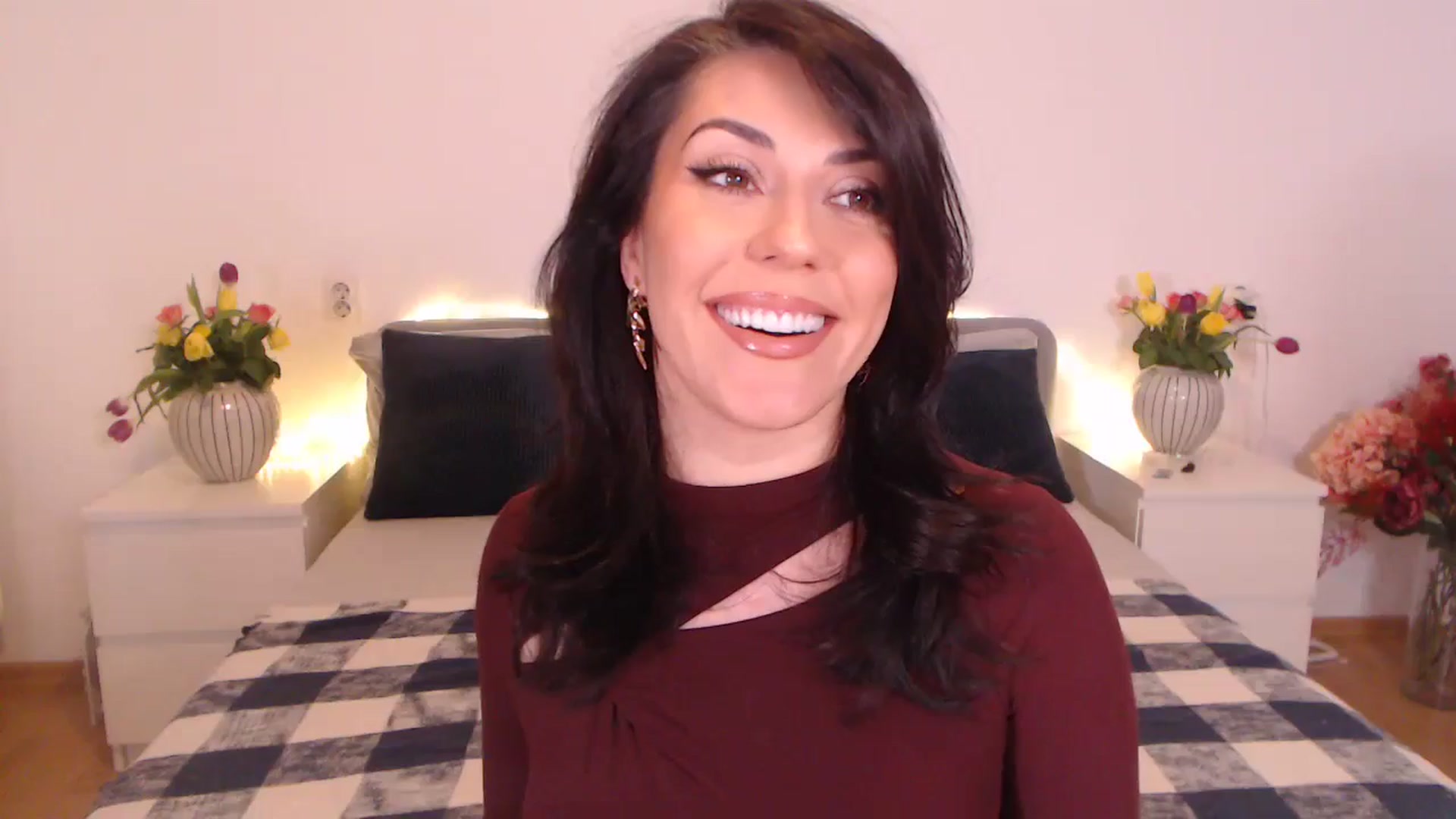 Gallery image thumbnail from BlueStocking's myfreecams stream on, 11/13/2024, 15:19 image 7 of 20