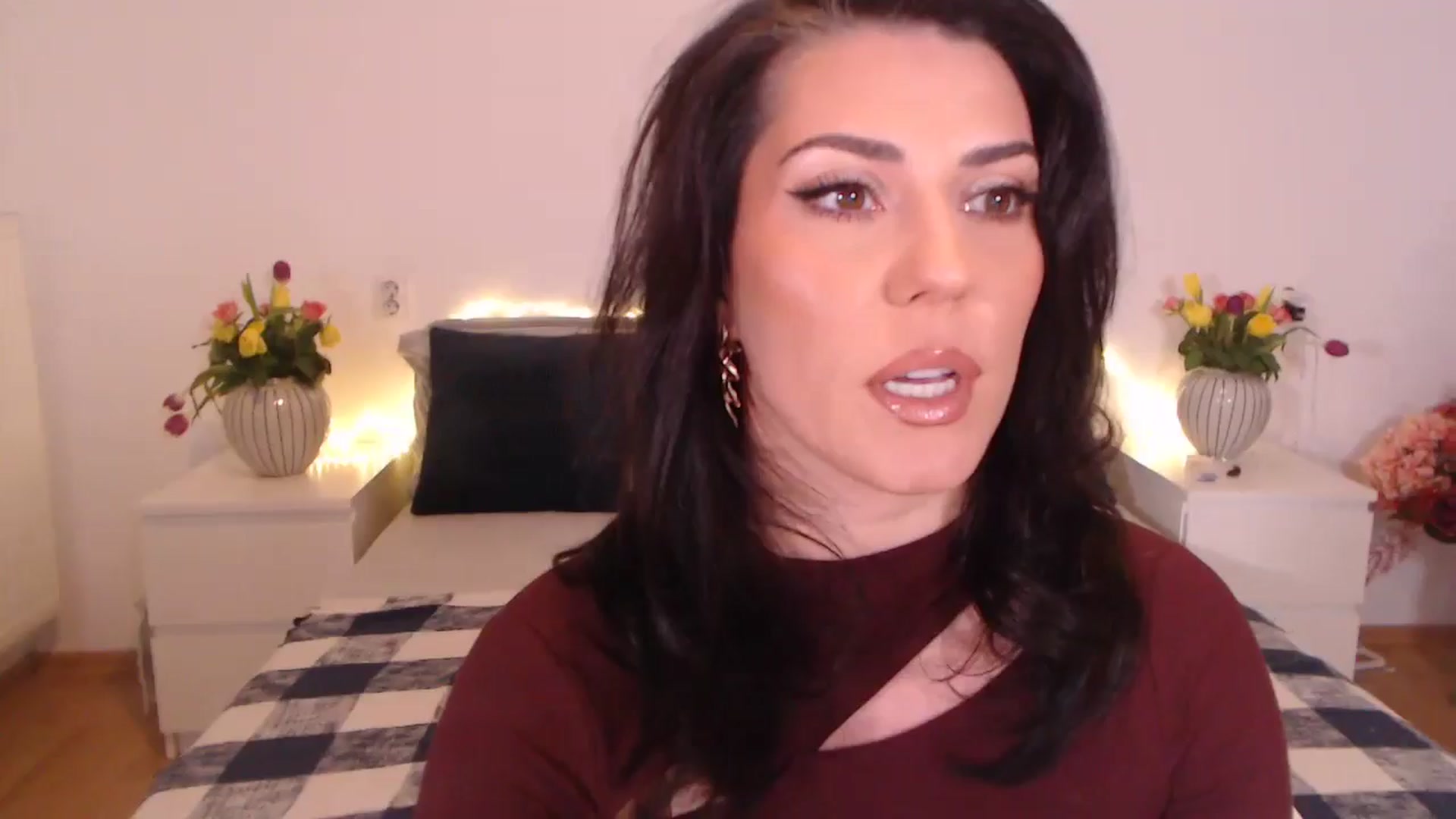 Gallery image thumbnail from BlueStocking's myfreecams stream on, 11/13/2024, 15:19 image 1 of 20