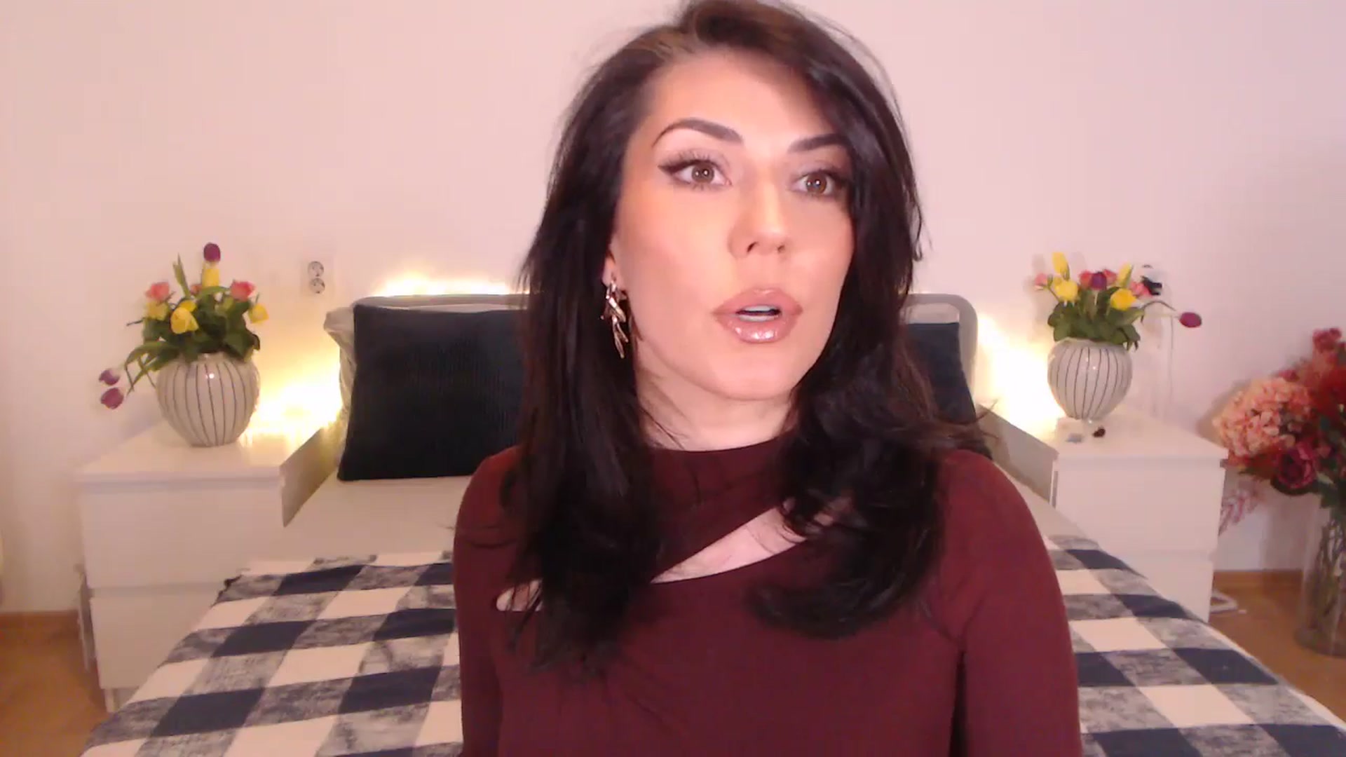 Gallery image thumbnail from BlueStocking's myfreecams stream on, 11/13/2024, 15:19 image 3 of 20