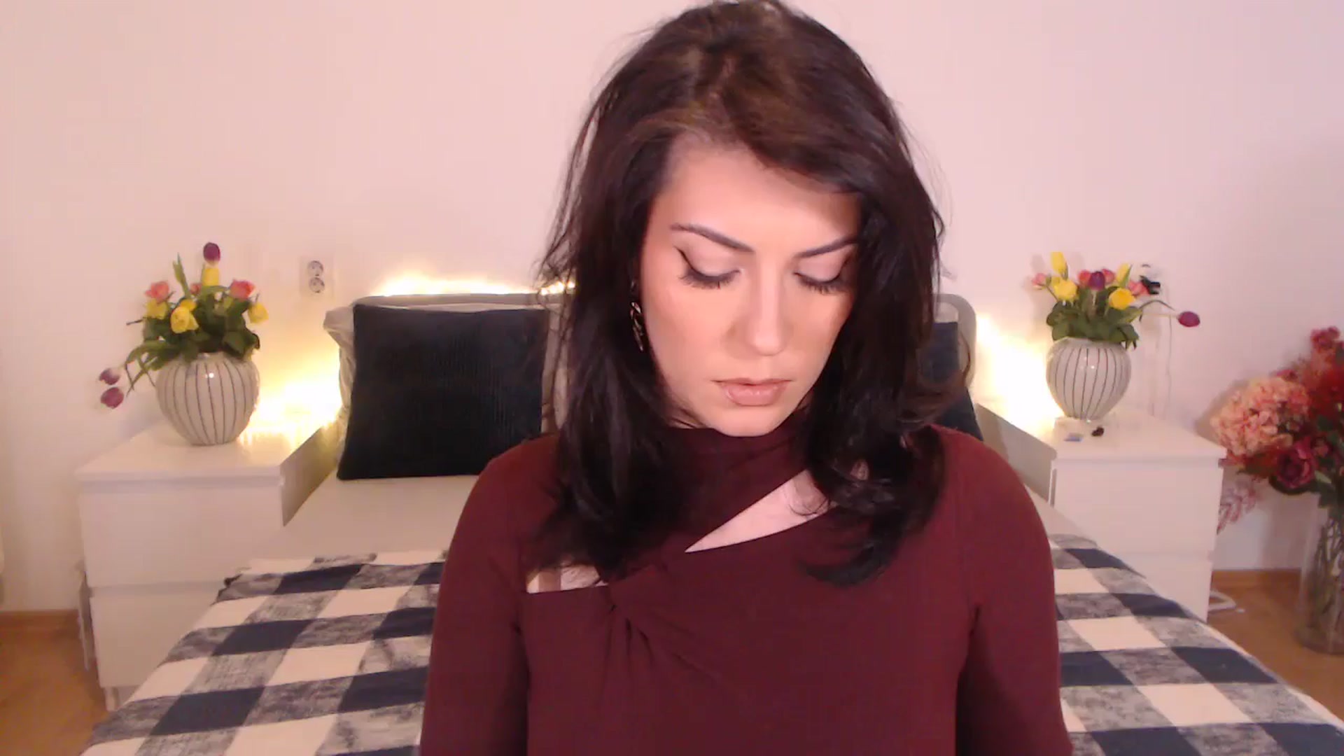 Gallery image thumbnail from BlueStocking's myfreecams stream on, 11/13/2024, 15:19 image 2 of 20