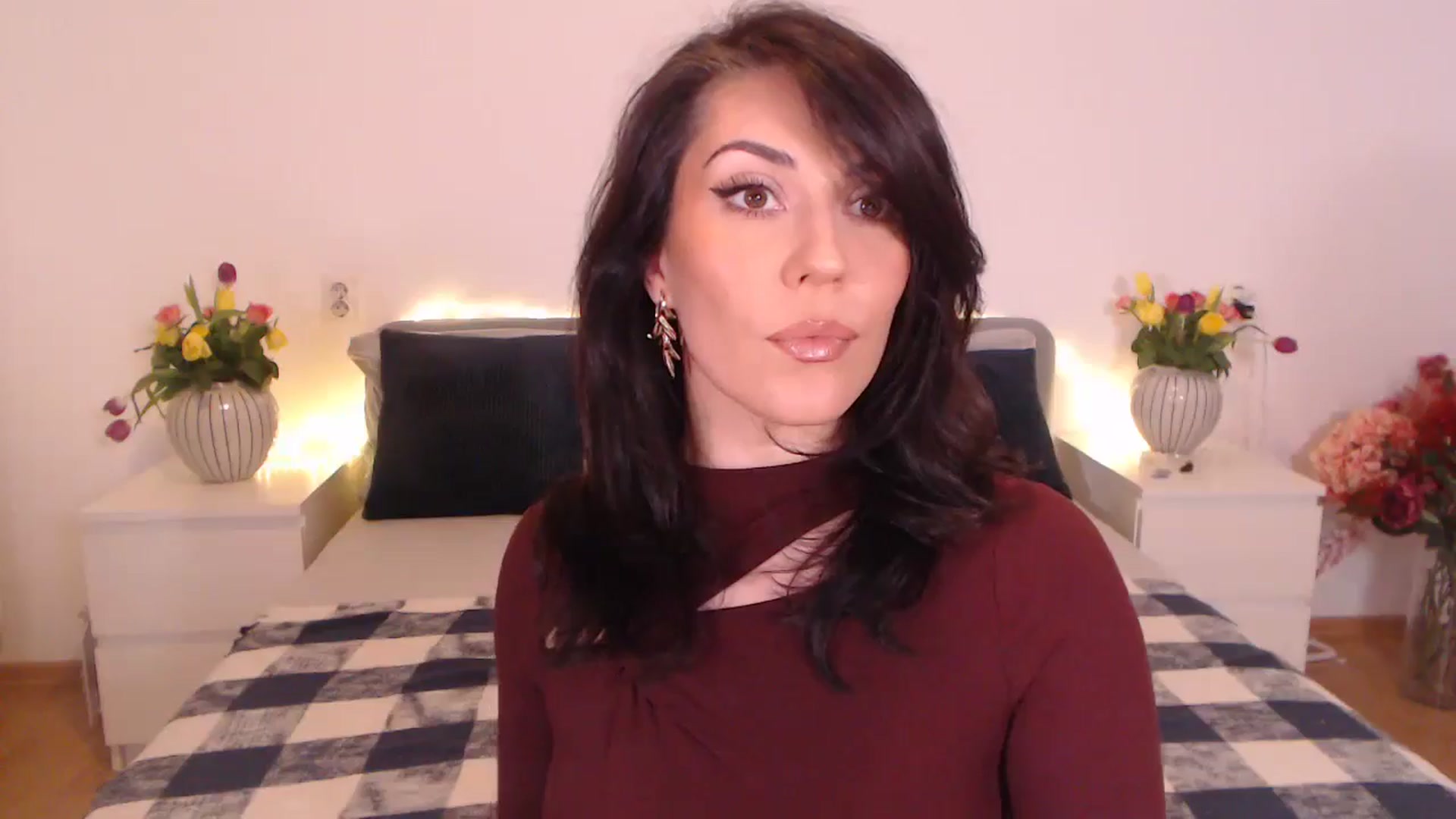 Gallery image thumbnail from BlueStocking's myfreecams stream on, 11/13/2024, 15:19 image 13 of 20