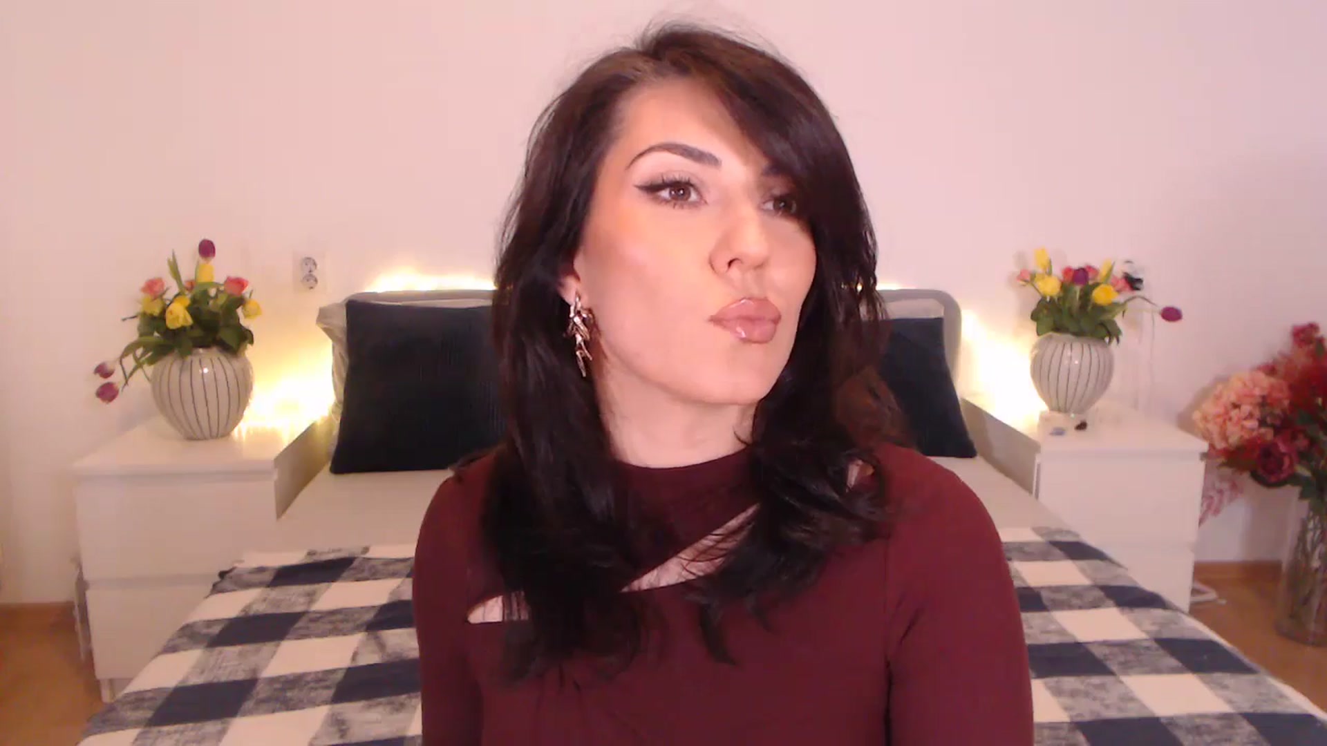 Gallery image thumbnail from BlueStocking's myfreecams stream on, 11/13/2024, 15:19 image 16 of 20