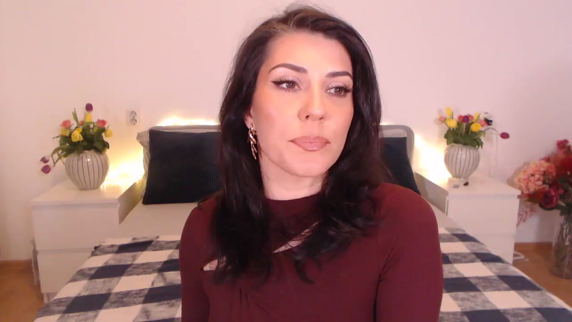 Gallery image thumbnail from BlueStocking's myfreecams stream on, 11/13/2024, 15:19 image 17 of 20