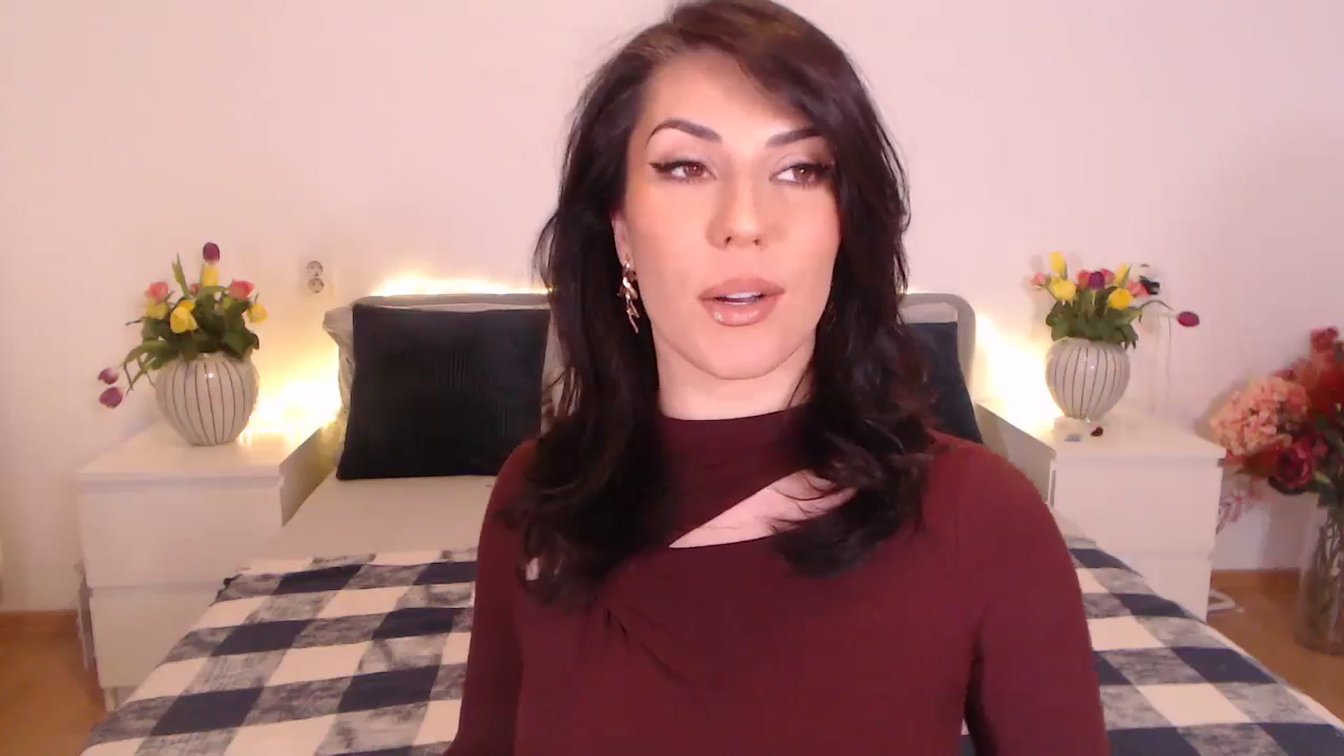 Gallery image thumbnail from BlueStocking's myfreecams stream on, 11/13/2024, 15:19 image 6 of 20