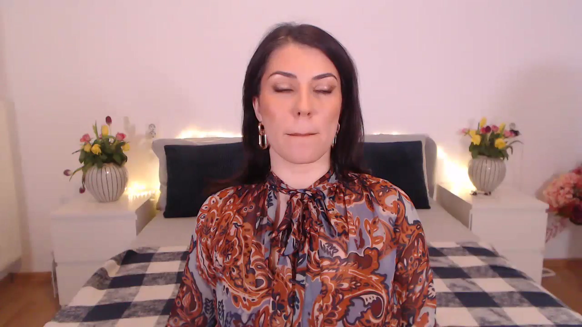 Gallery image thumbnail from BlueStocking's myfreecams stream on, 11/14/2024, 16:02 image 7 of 20