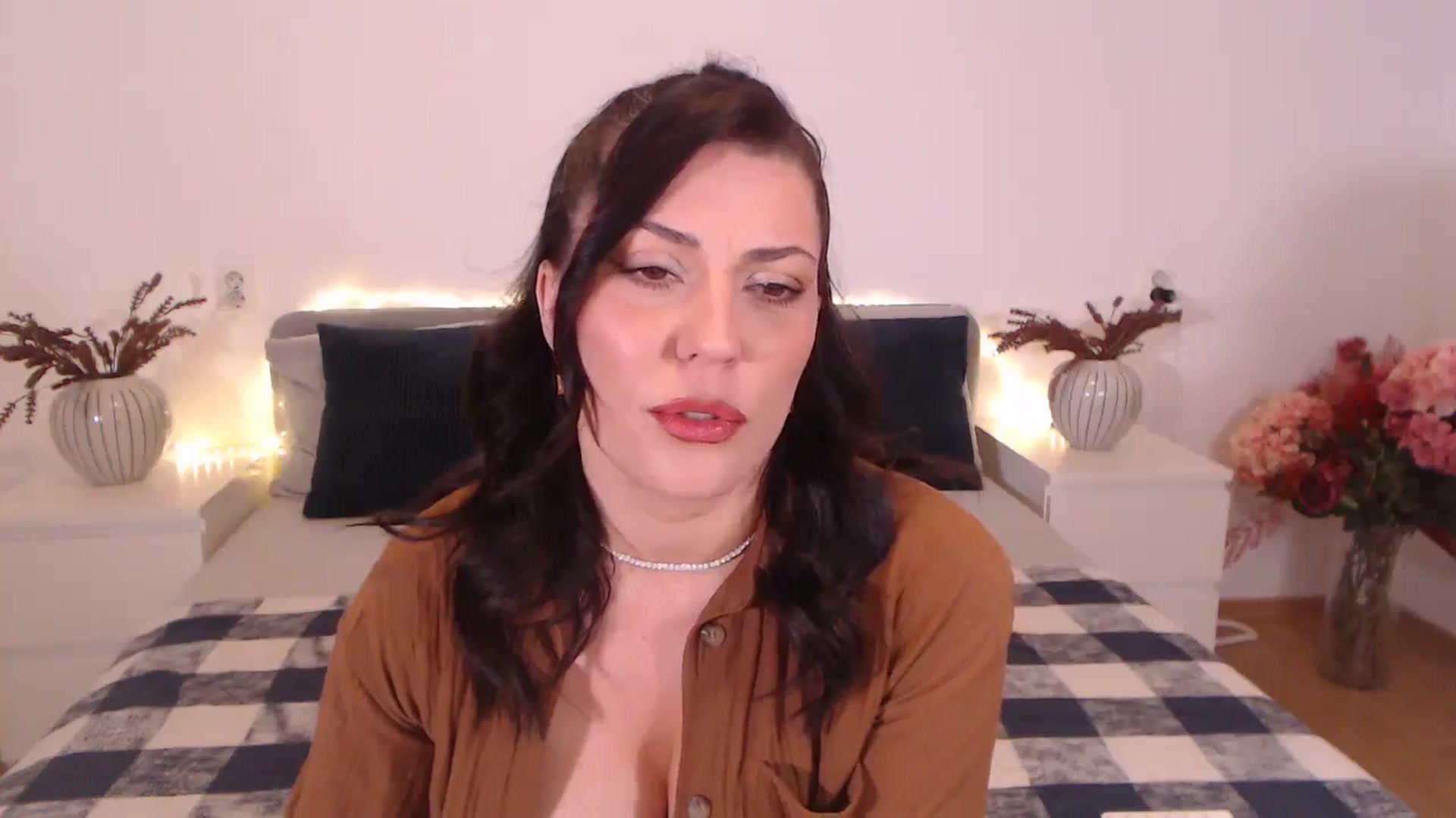 Gallery image thumbnail from BlueStocking's myfreecams stream on, 11/16/2024, 15:06 image 19 of 20