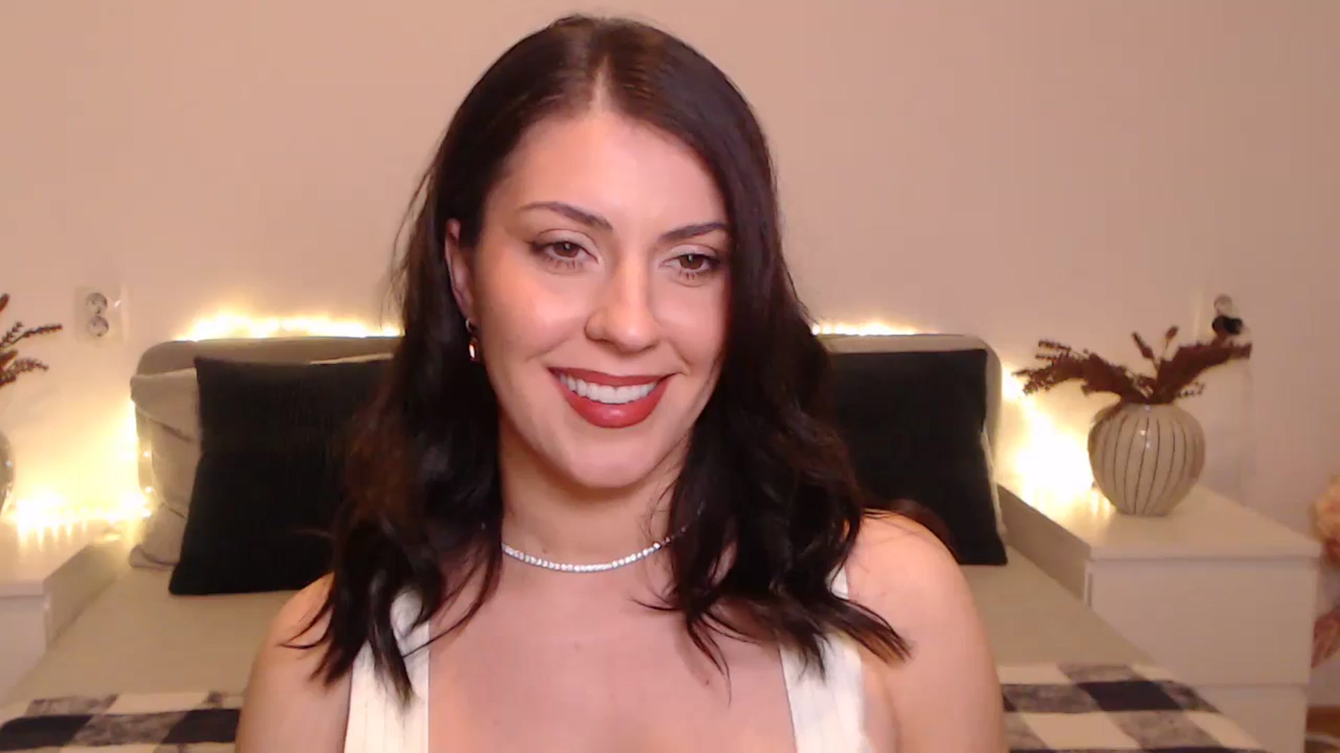 Gallery image thumbnail from BlueStocking's myfreecams stream on, 11/16/2024, 19:16 image 20 of 20