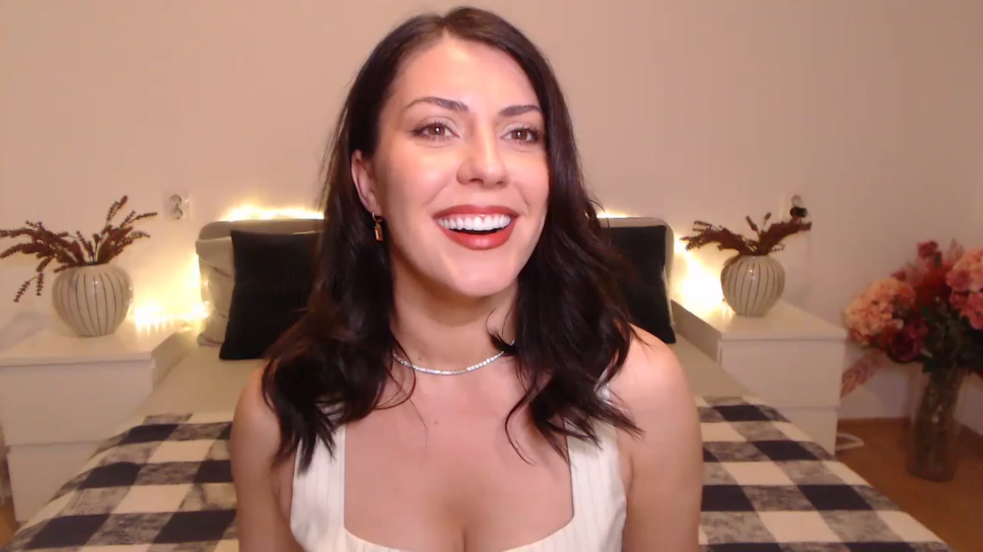 Gallery image thumbnail from BlueStocking's myfreecams stream on, 11/16/2024, 19:16 image 11 of 20