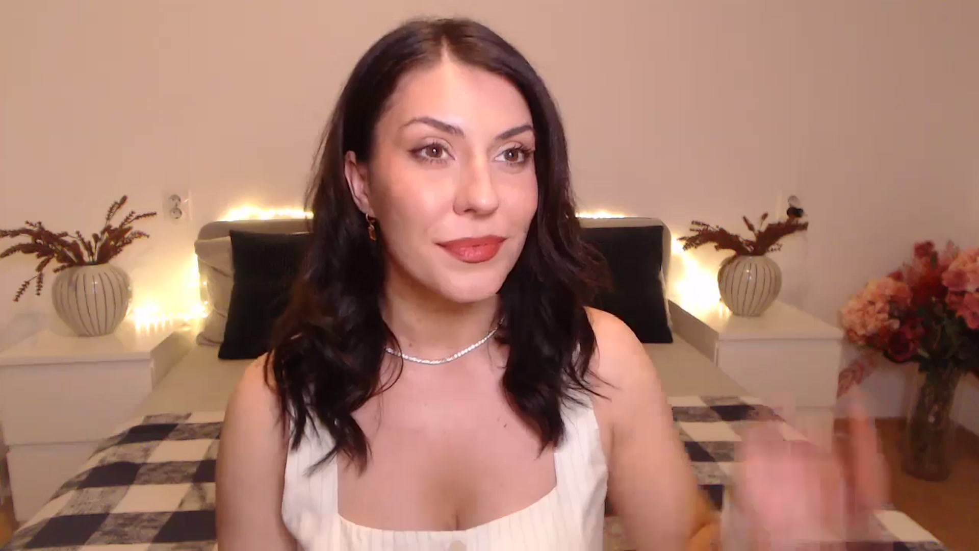 Gallery image thumbnail from BlueStocking's myfreecams stream on, 11/16/2024, 19:16 image 14 of 20