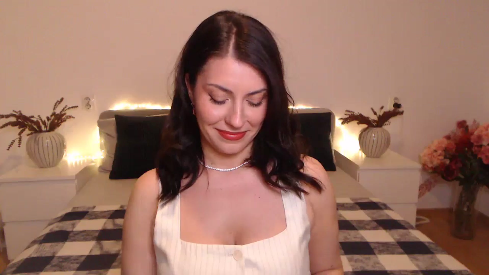 Gallery image thumbnail from BlueStocking's myfreecams stream on, 11/16/2024, 19:16 image 7 of 20