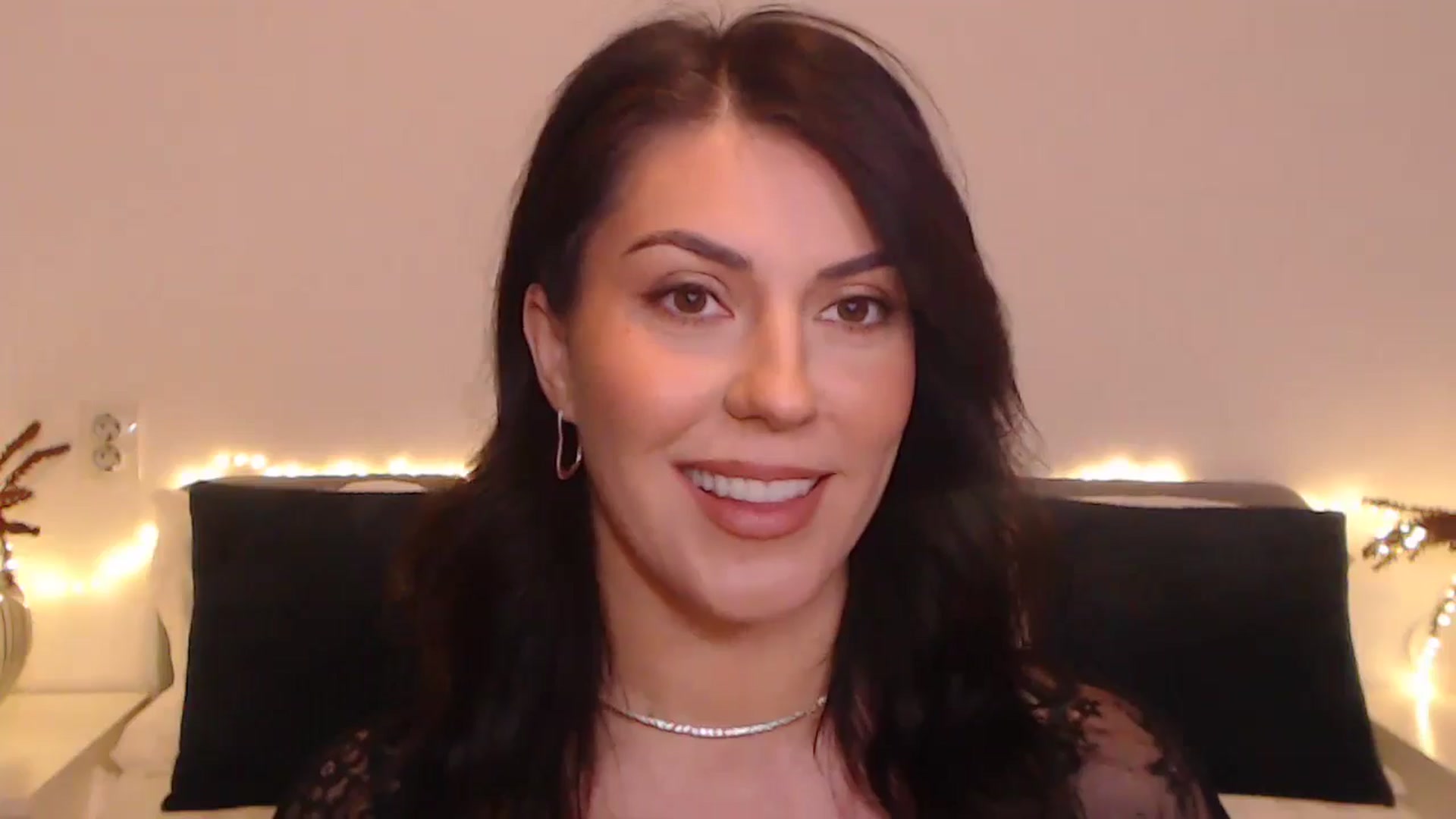Gallery image thumbnail from BlueStocking's myfreecams stream on, 11/21/2024, 16:10 image 20 of 20