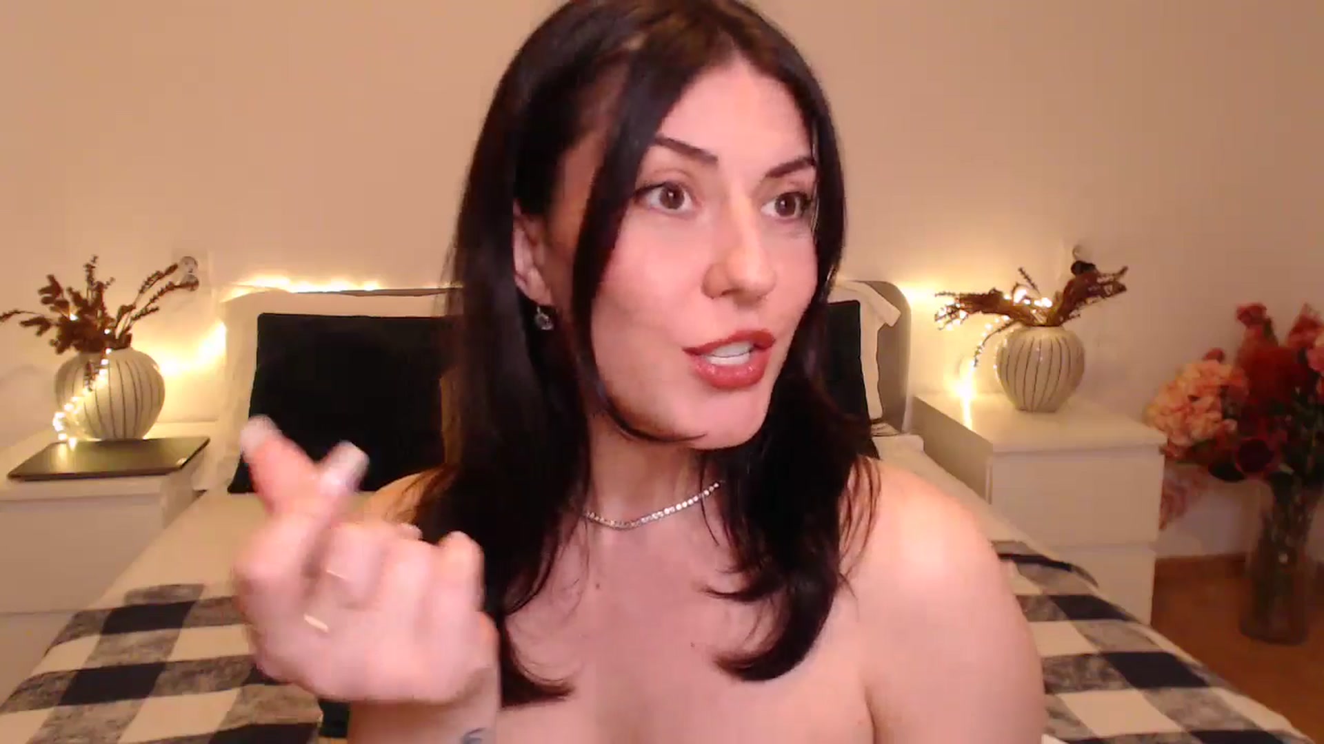 Gallery image thumbnail from BlueStocking's myfreecams stream on, 11/27/2024, 14:18 image 15 of 20