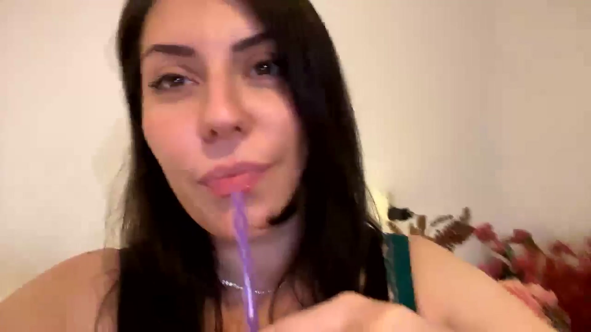 Gallery image thumbnail from BlueStocking's myfreecams stream on, 11/27/2024, 18:55 image 11 of 20