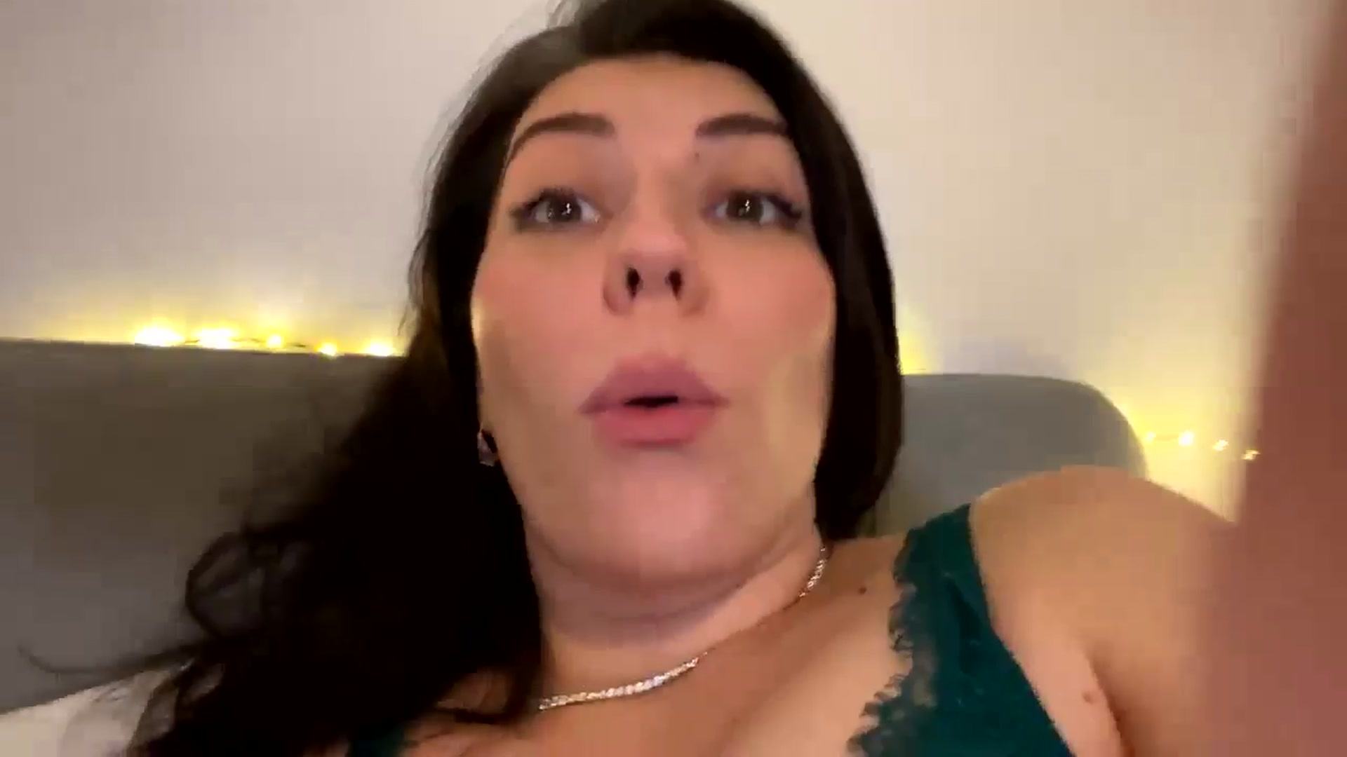 Gallery image thumbnail from BlueStocking's myfreecams stream on, 11/27/2024, 18:55 image 19 of 20