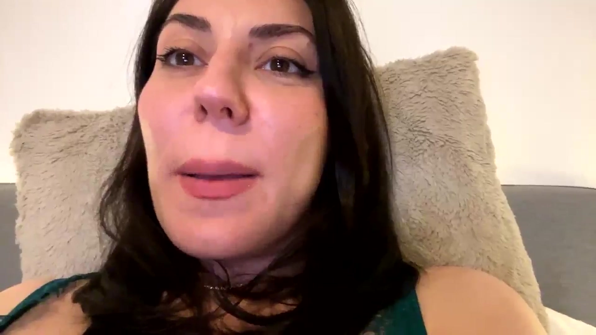 Gallery image thumbnail from BlueStocking's myfreecams stream on, 11/27/2024, 18:55 image 3 of 20