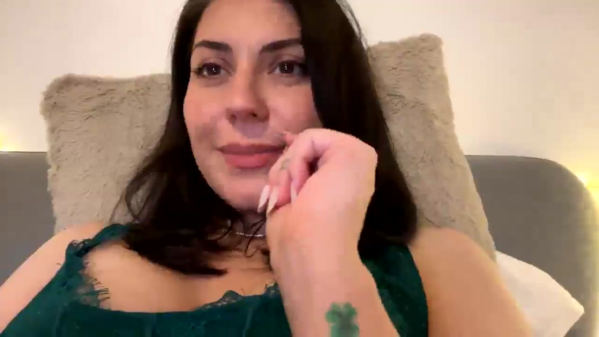 Gallery image thumbnail from BlueStocking's myfreecams stream on, 11/27/2024, 18:55 image 4 of 20