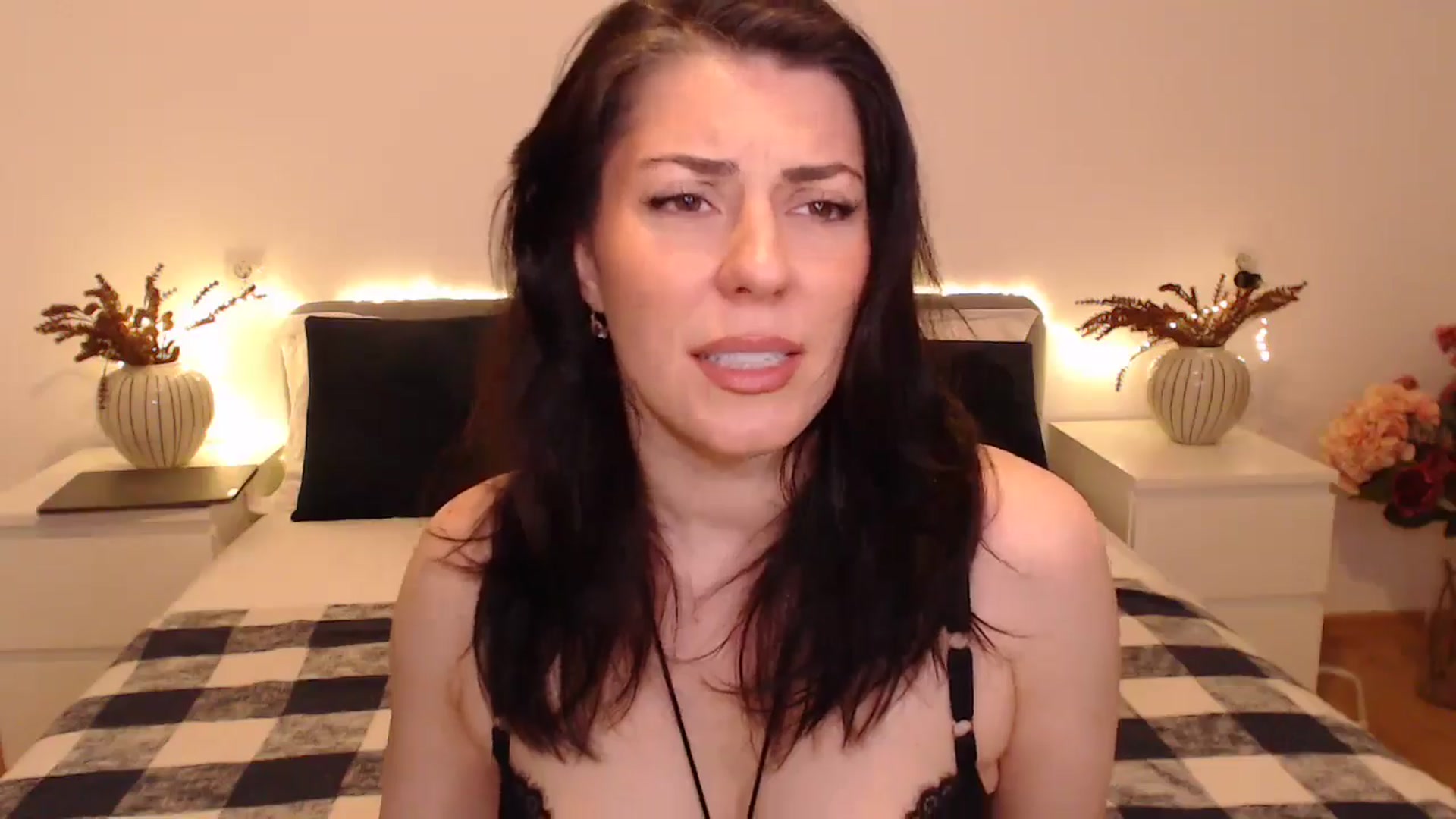 Gallery image thumbnail from BlueStocking's myfreecams stream on, 11/28/2024, 15:58 image 5 of 20