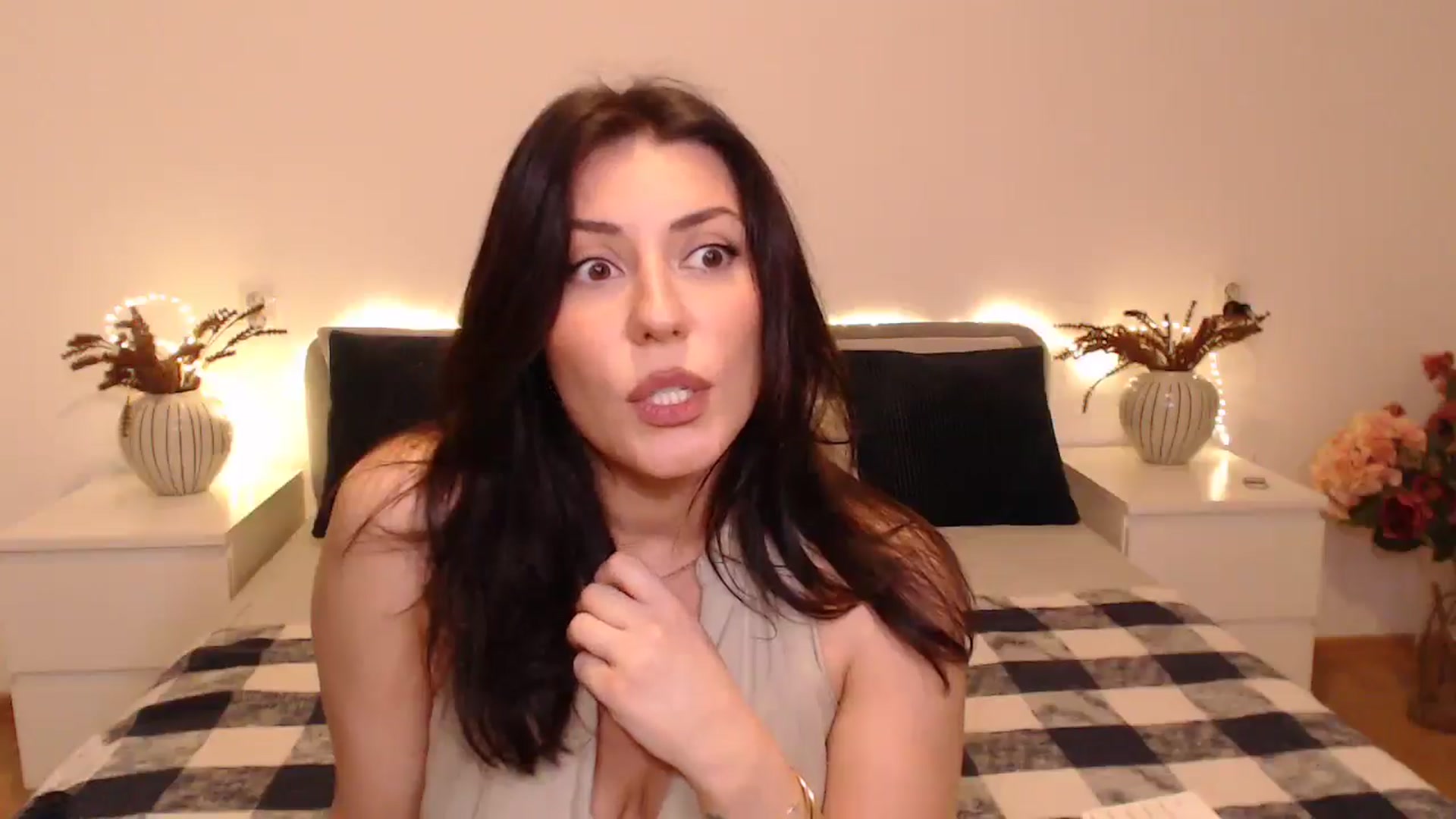 Gallery image thumbnail from BlueStocking's myfreecams stream on, 12/01/2024, 16:53 image 18 of 20