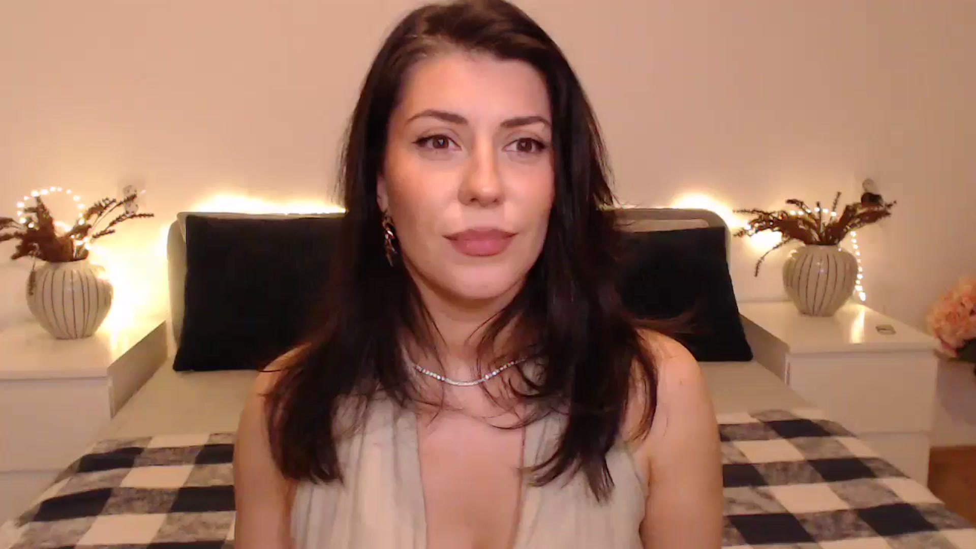 Gallery image thumbnail from BlueStocking's myfreecams stream on, 12/01/2024, 18:22 image 20 of 20