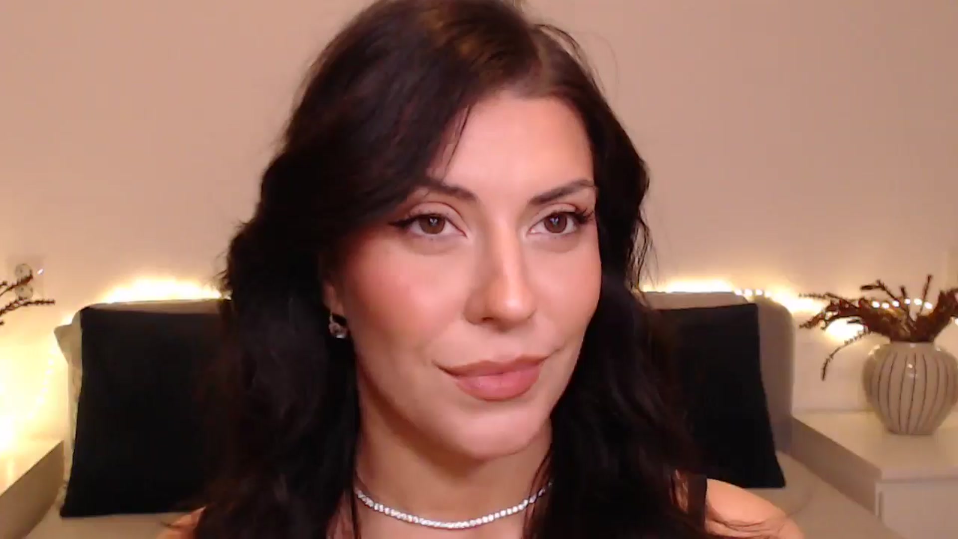 Gallery image thumbnail from BlueStocking's myfreecams stream on, 12/02/2024, 16:09 image 8 of 20