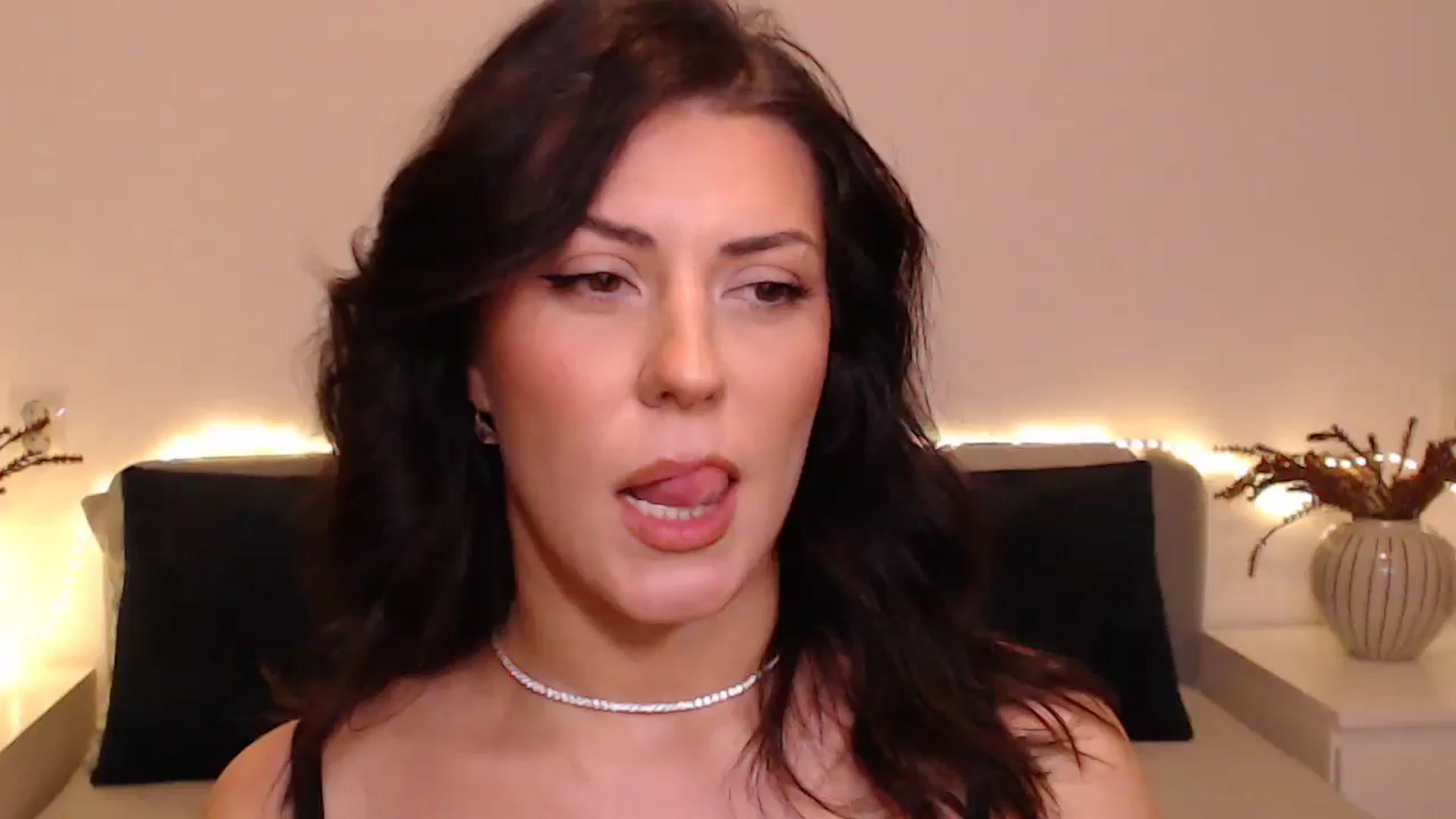 Gallery image thumbnail from BlueStocking's myfreecams stream on, 12/02/2024, 16:09 image 13 of 20