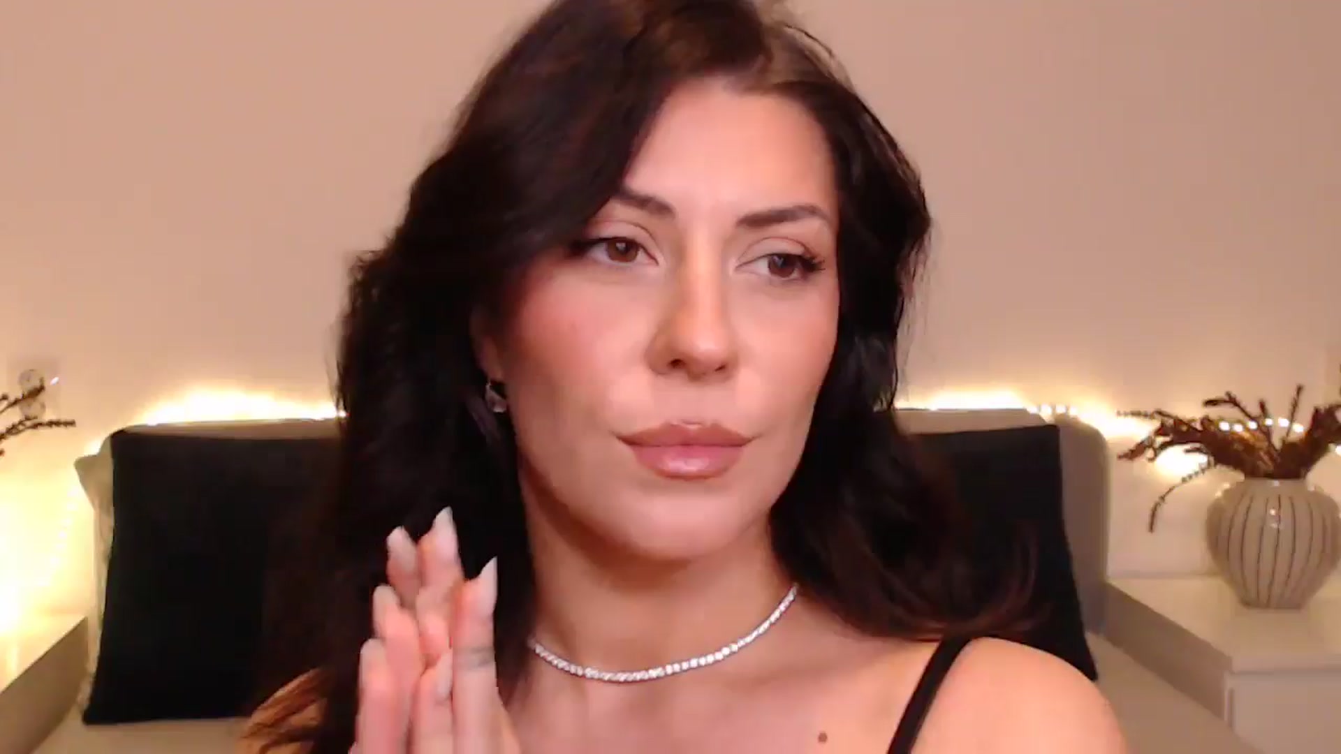 Gallery image thumbnail from BlueStocking's myfreecams stream on, 12/02/2024, 16:09 image 14 of 20