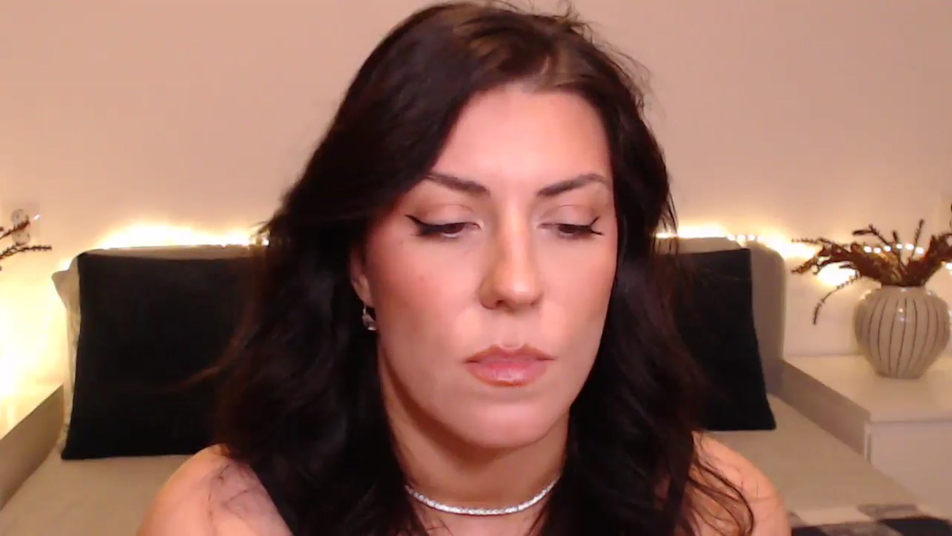Gallery image thumbnail from BlueStocking's myfreecams stream on, 12/02/2024, 16:47 image 3 of 20