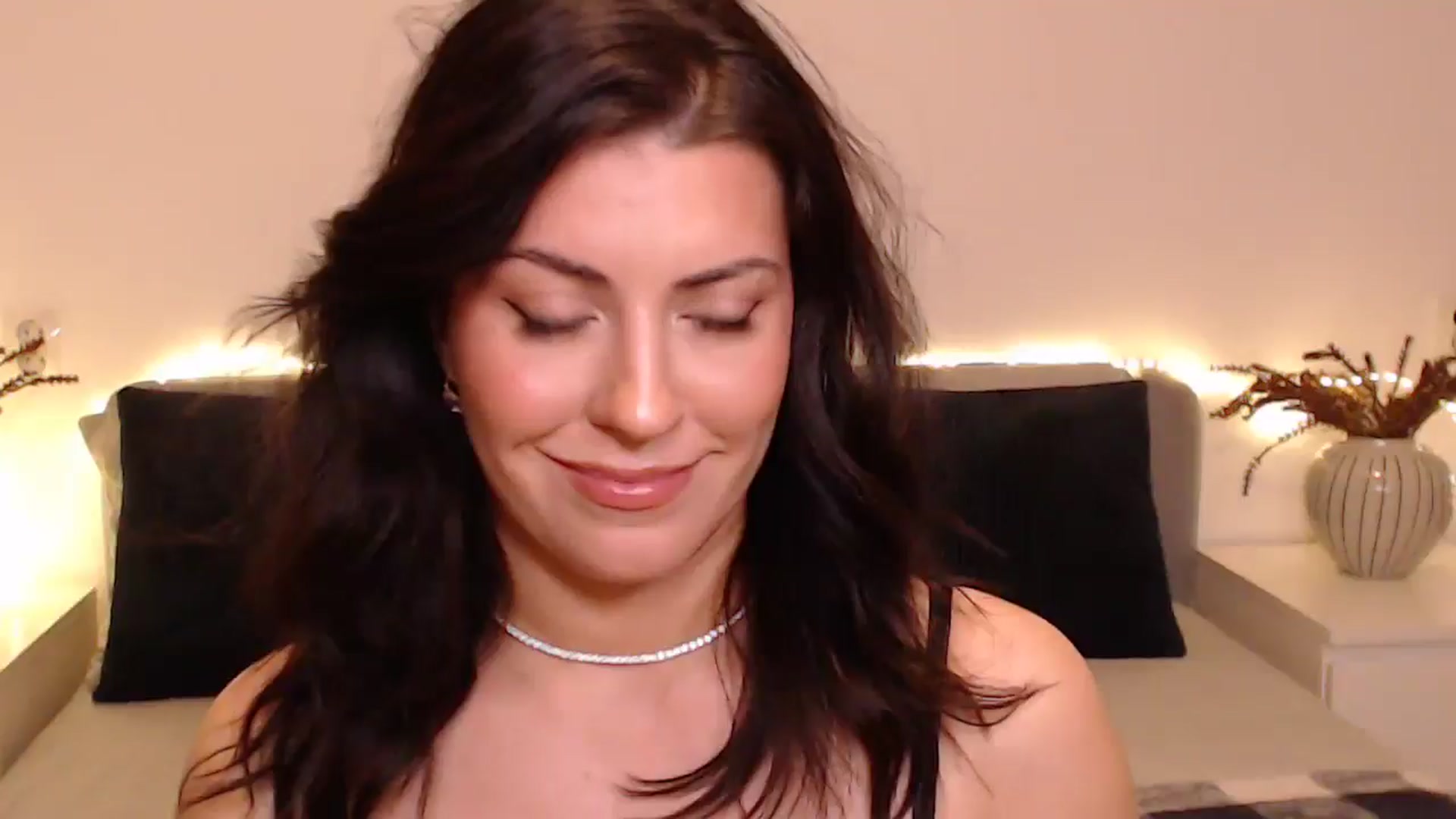Gallery image thumbnail from BlueStocking's myfreecams stream on, 12/02/2024, 16:47 image 16 of 20
