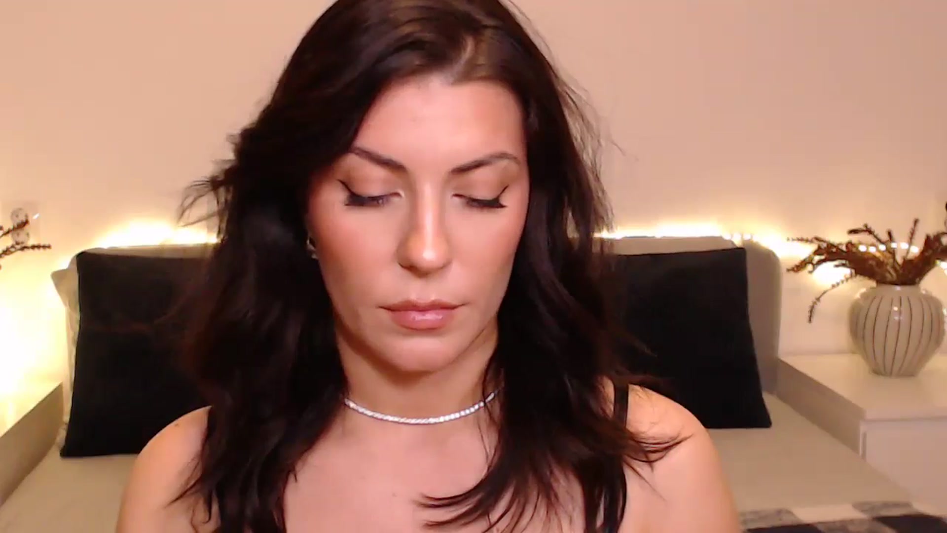 Gallery image thumbnail from BlueStocking's myfreecams stream on, 12/02/2024, 16:47 image 18 of 20