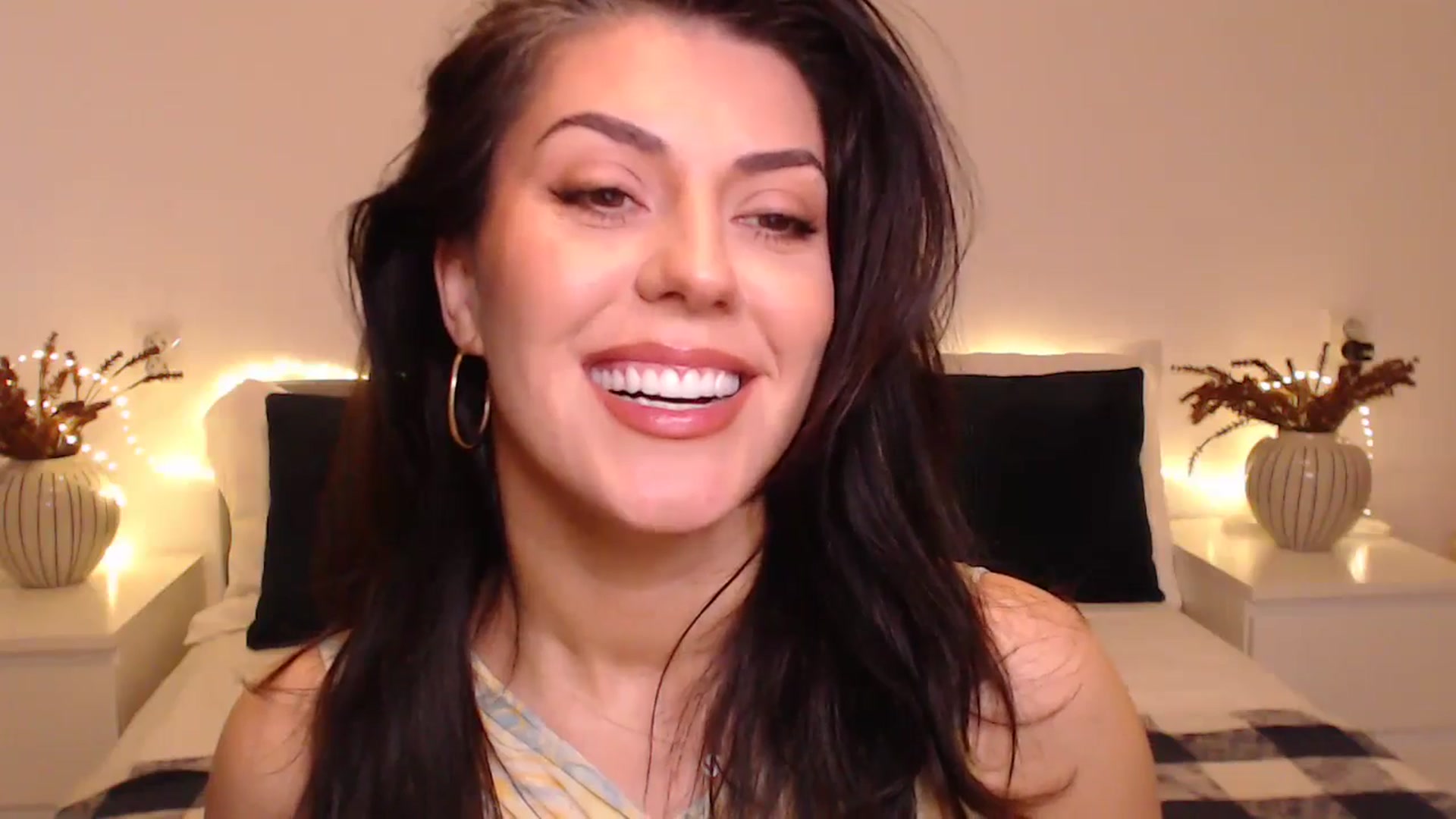 Gallery image thumbnail from BlueStocking's myfreecams stream on, 12/06/2024, 13:56 image 10 of 20
