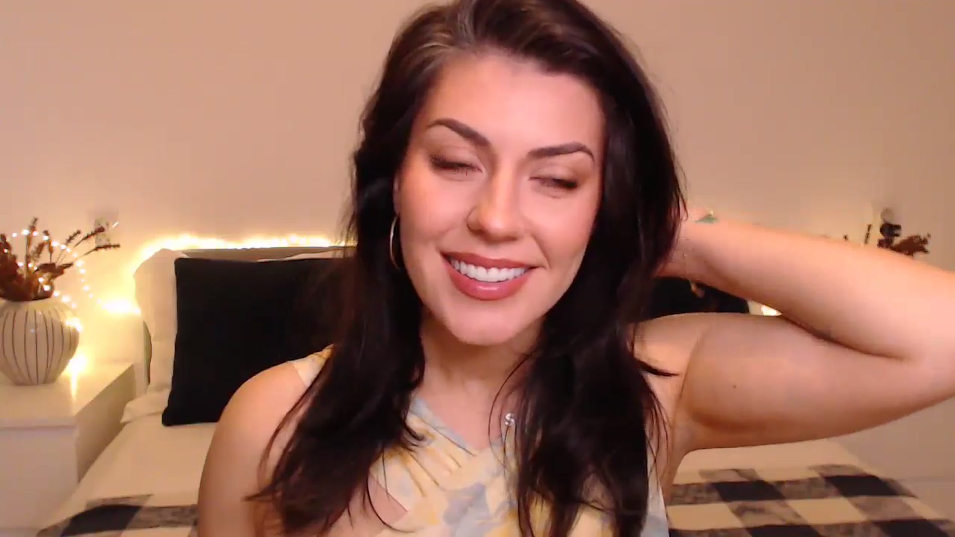 Gallery image thumbnail from BlueStocking's myfreecams stream on, 12/06/2024, 13:56 image 3 of 20