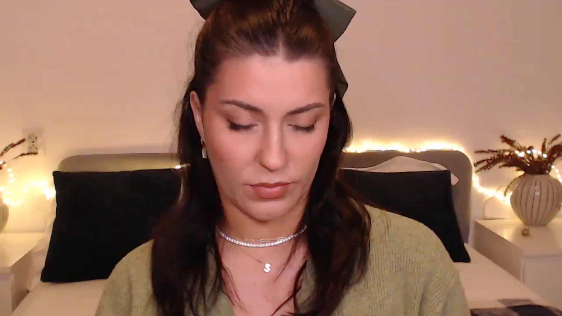 Gallery image thumbnail from BlueStocking's myfreecams stream on, 12/08/2024, 19:42 image 13 of 20