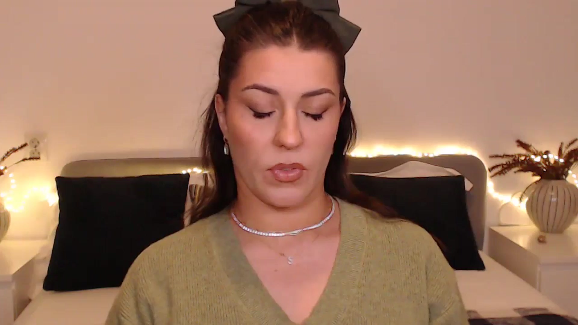 Gallery image thumbnail from BlueStocking's myfreecams stream on, 12/08/2024, 19:42 image 5 of 20