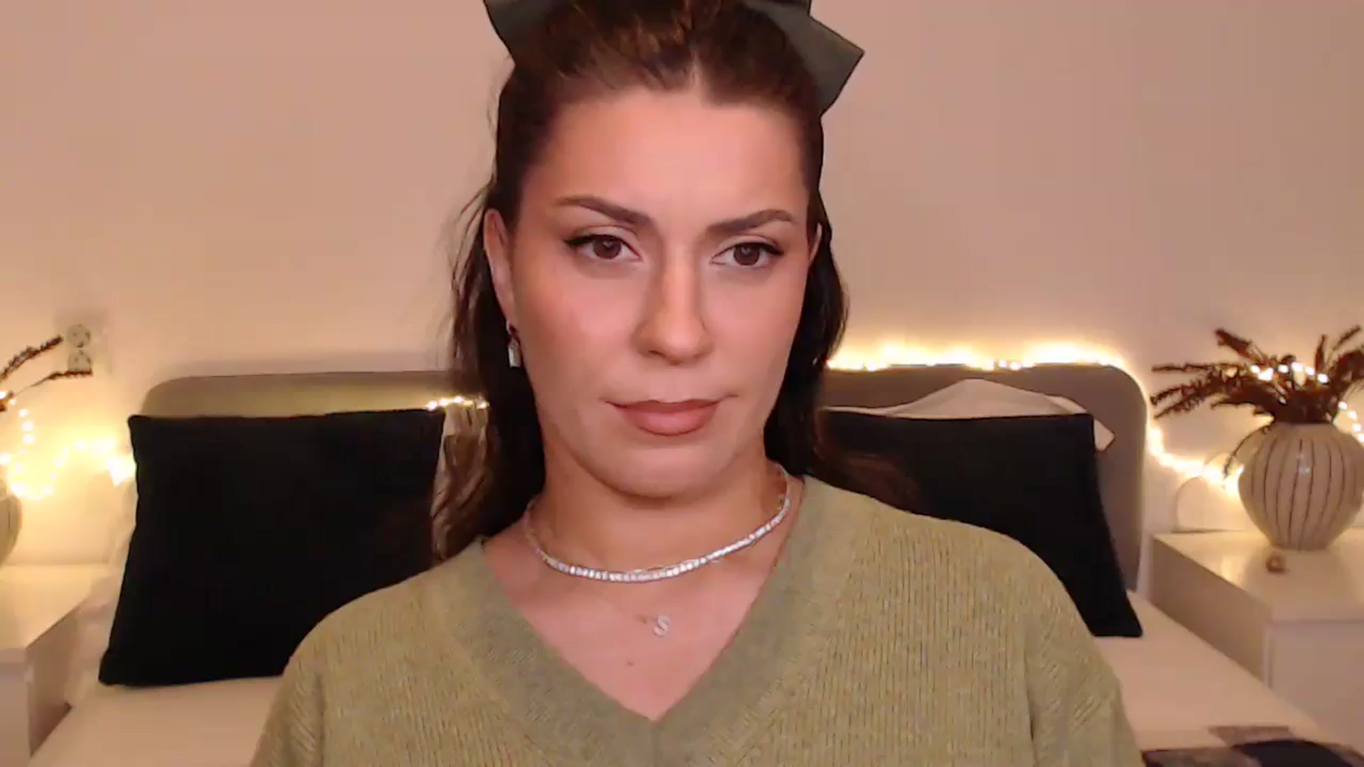 Gallery image thumbnail from BlueStocking's myfreecams stream on, 12/08/2024, 19:42 image 8 of 20