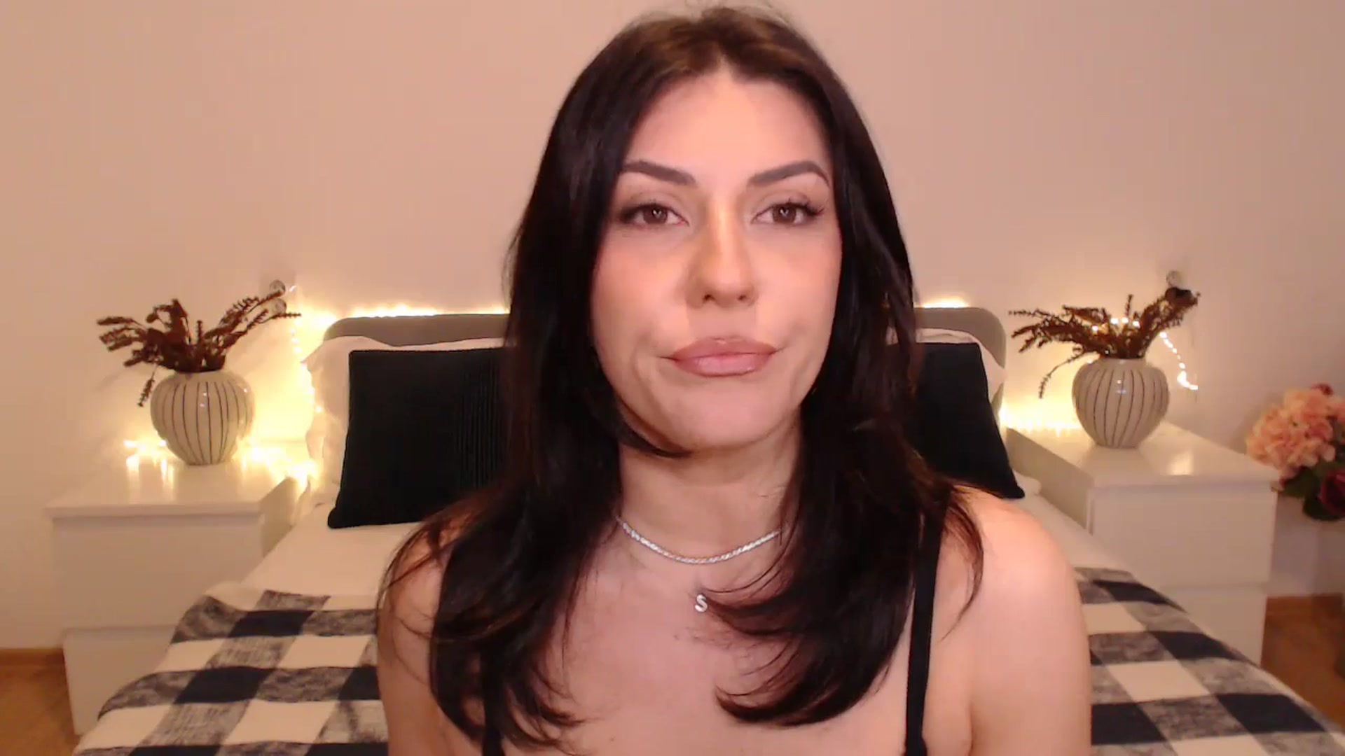Gallery image thumbnail from BlueStocking's myfreecams stream on, 12/09/2024, 17:19 image 9 of 20