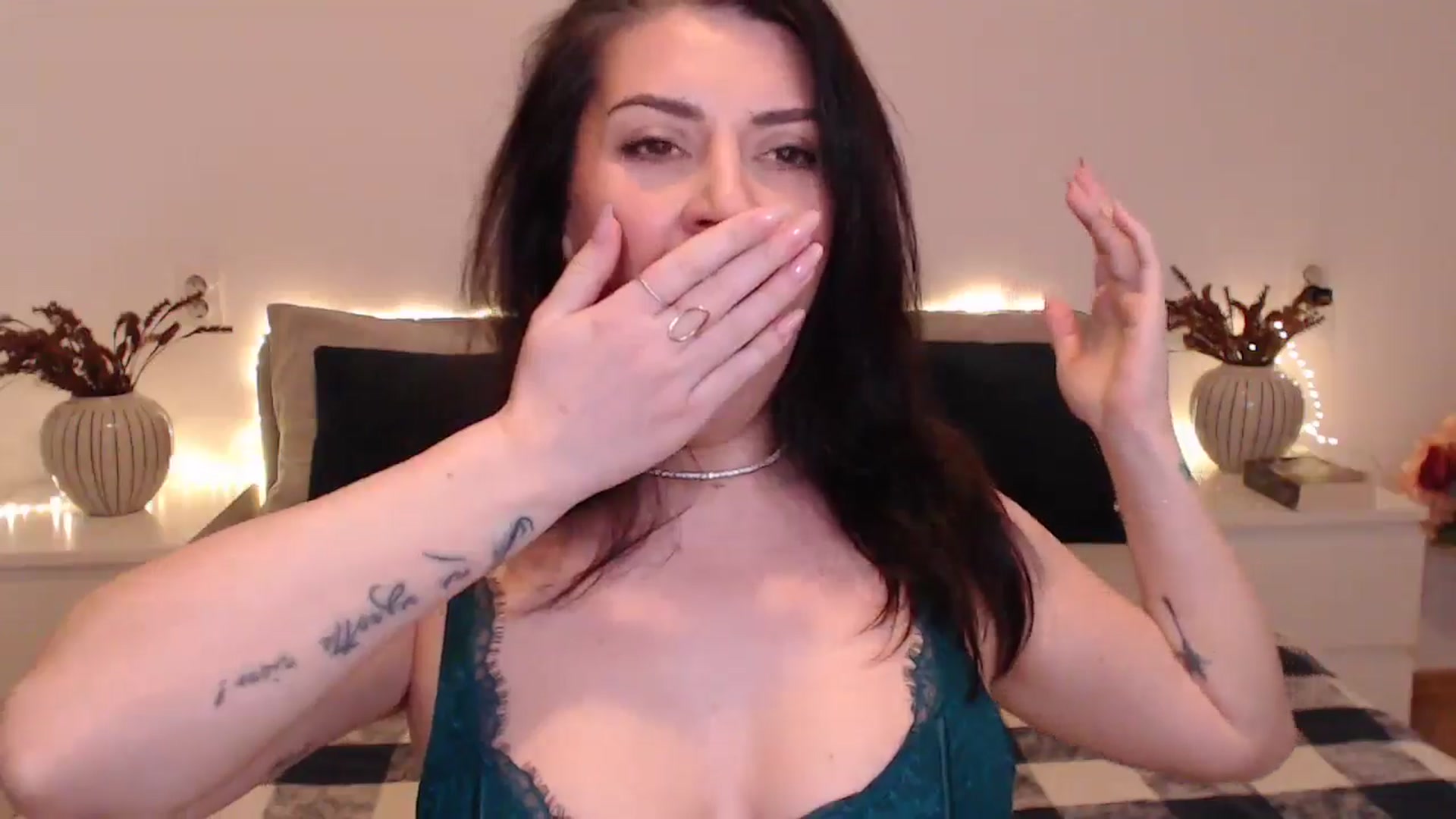 Gallery image thumbnail from BlueStocking's myfreecams stream on, 12/16/2024, 14:25 image 11 of 20