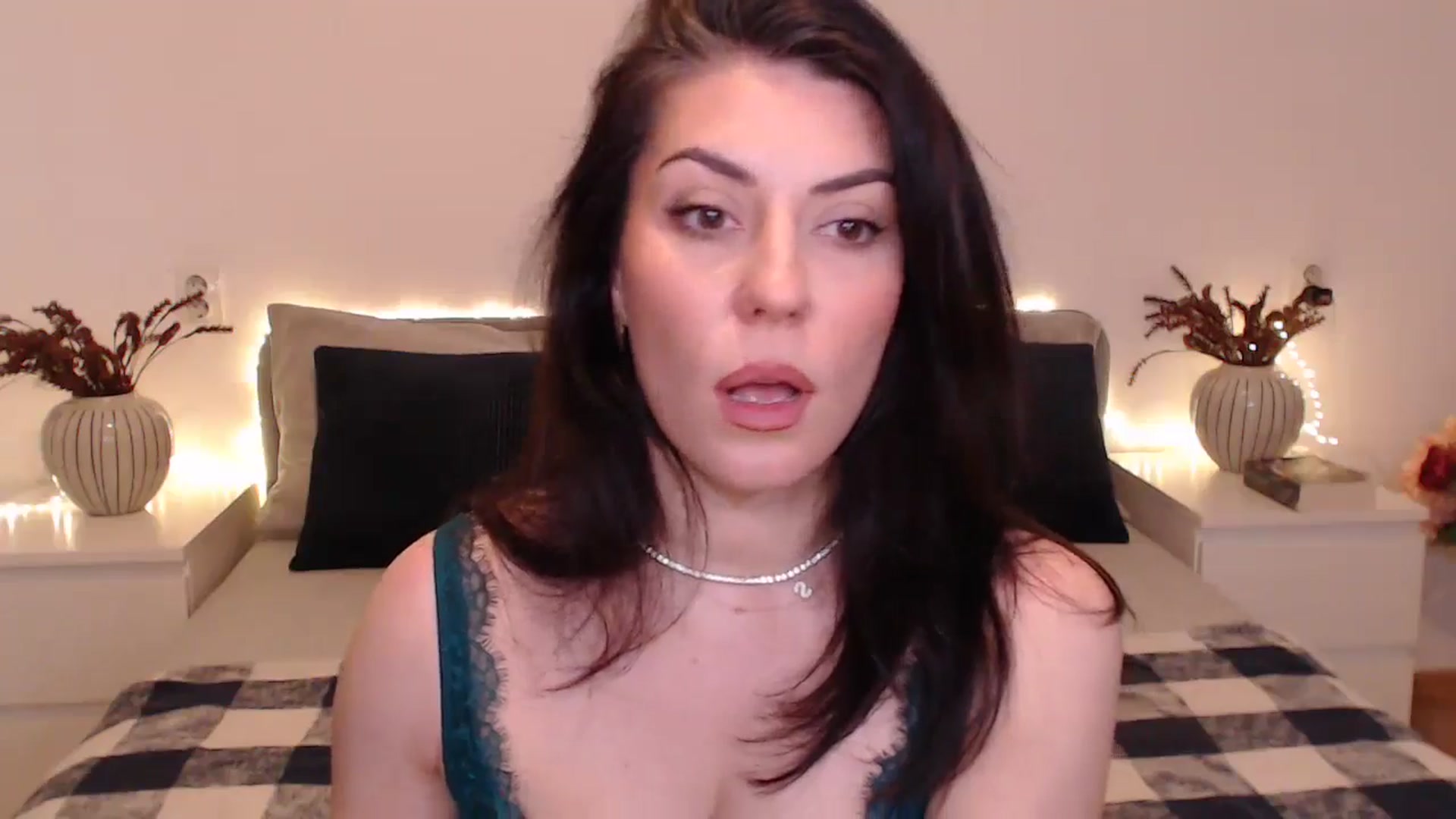 Gallery image thumbnail from BlueStocking's myfreecams stream on, 12/16/2024, 14:25 image 10 of 20