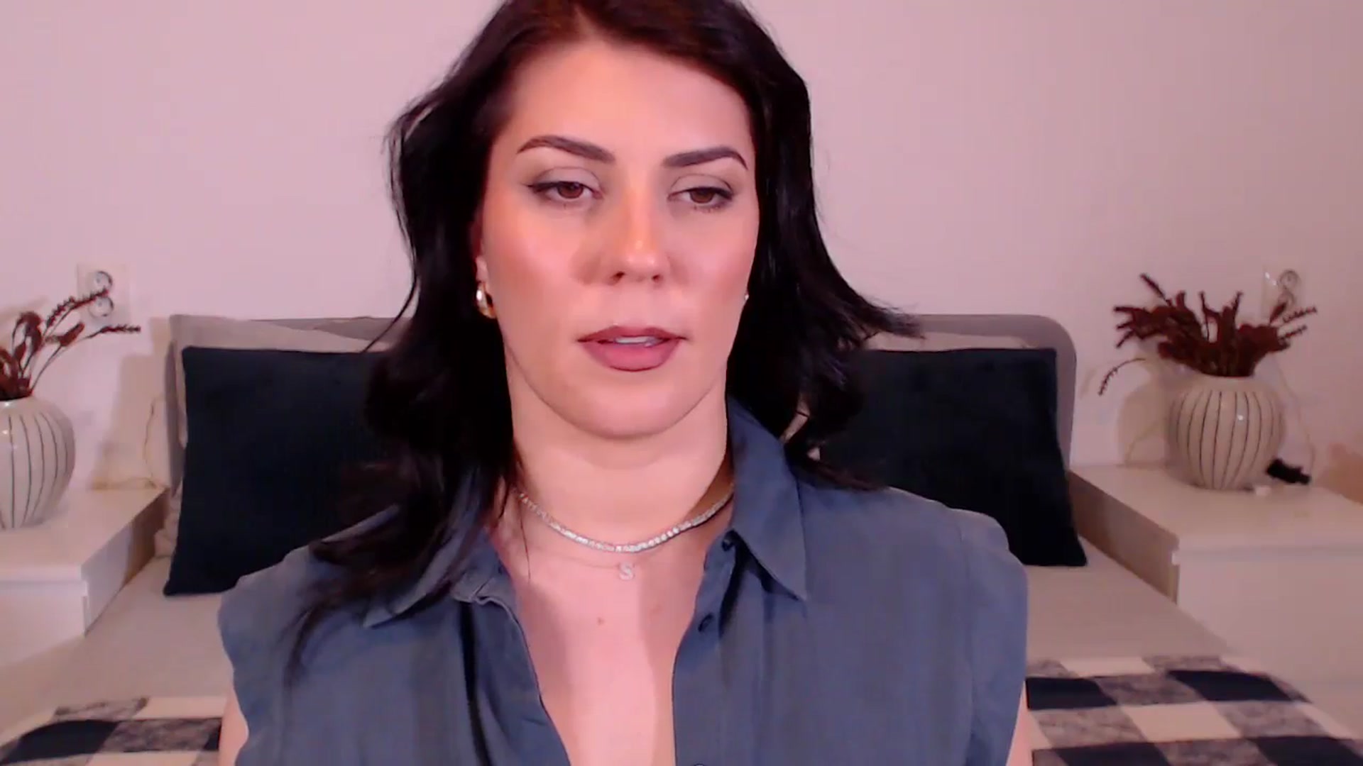 Gallery image thumbnail from BlueStocking's myfreecams stream on, 12/20/2024, 20:05 image 20 of 20