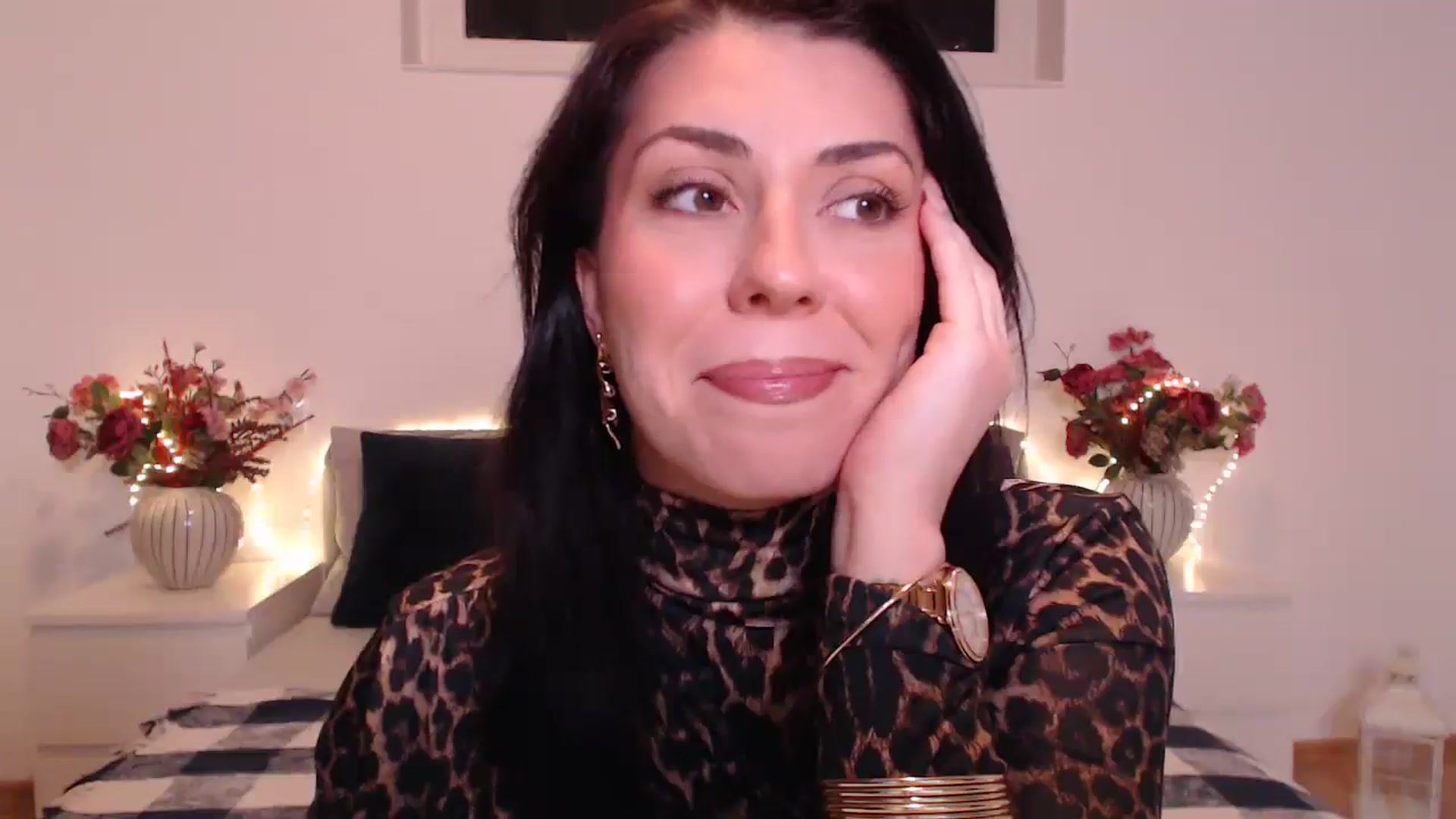 Gallery image thumbnail from BlueStocking's myfreecams stream on, 01/14/2025, 16:35 image 13 of 20