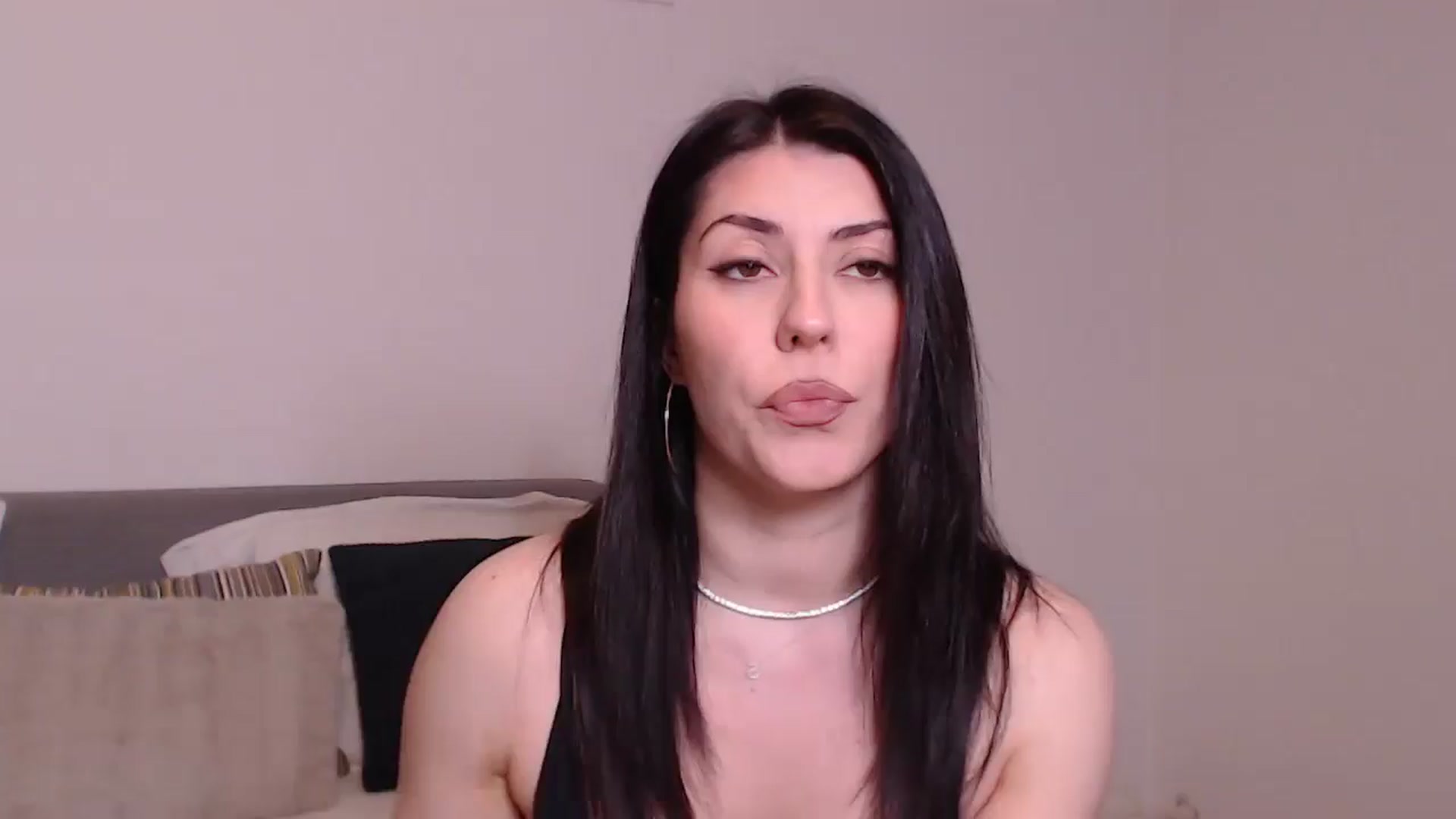 Gallery image thumbnail from BlueStocking's myfreecams stream on, 02/10/2025, 16:00 image 13 of 20