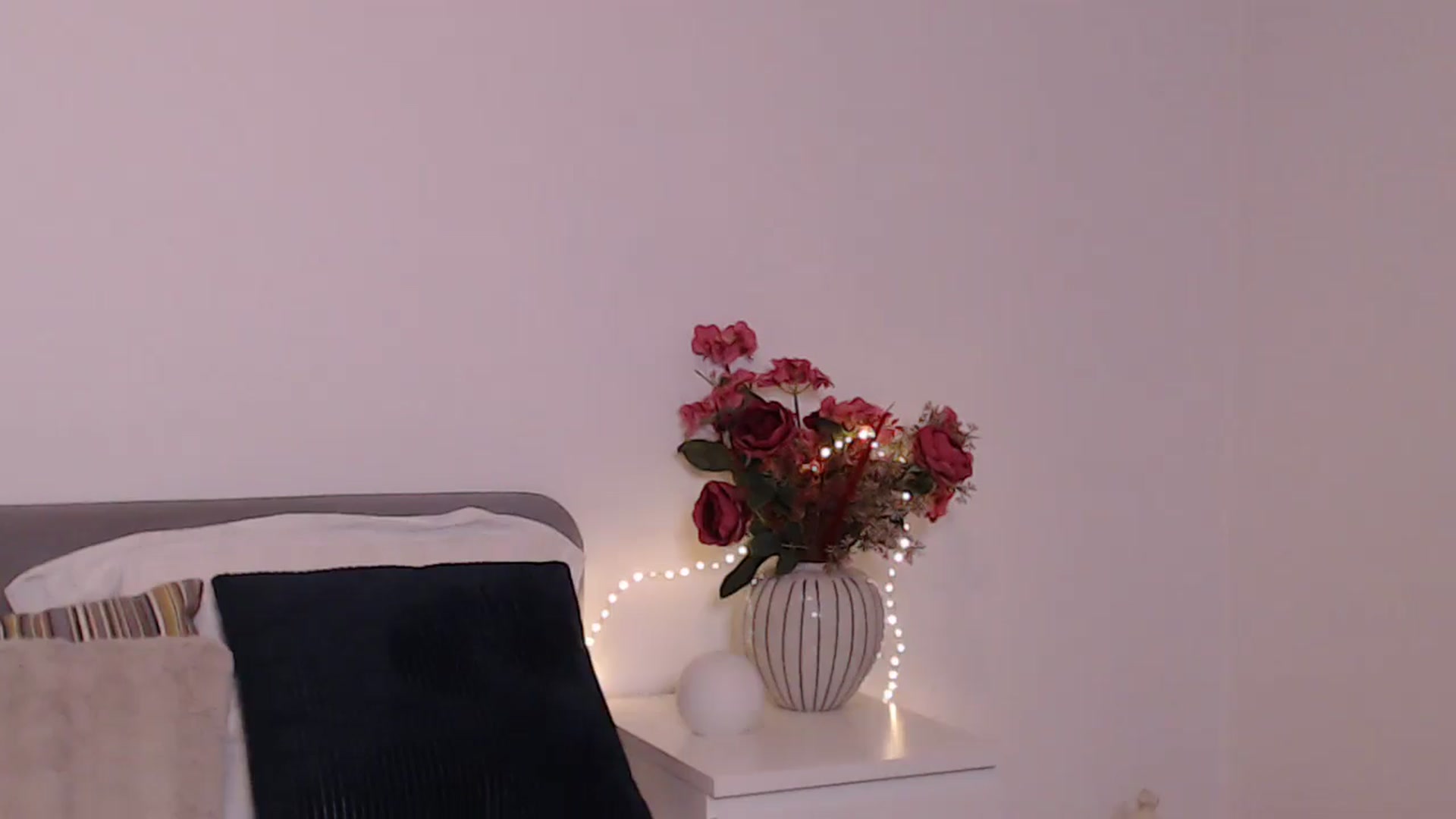 Gallery image thumbnail from BlueStocking's myfreecams stream on, 02/10/2025, 16:00 image 3 of 20