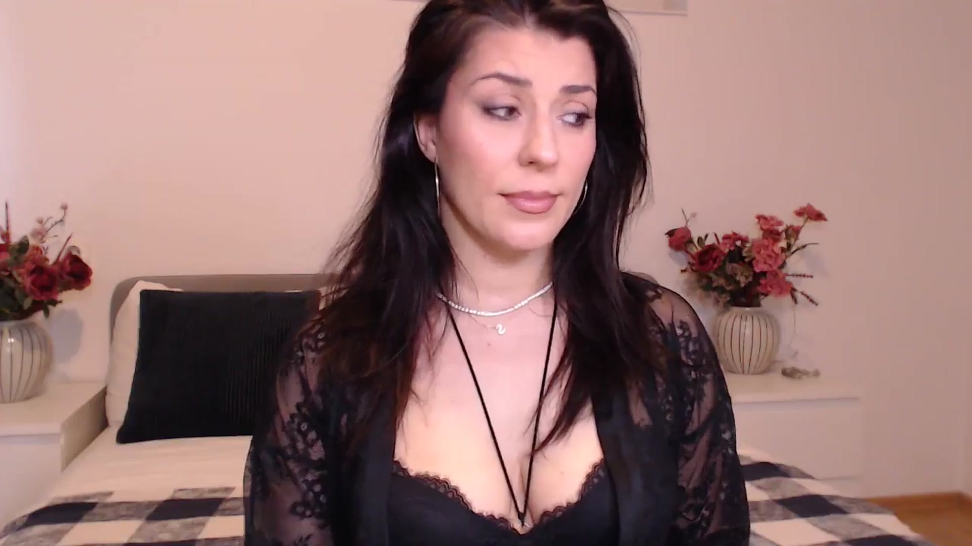 Gallery image thumbnail from BlueStocking's myfreecams stream on, 03/17/2025, 12:42 image 12 of 20