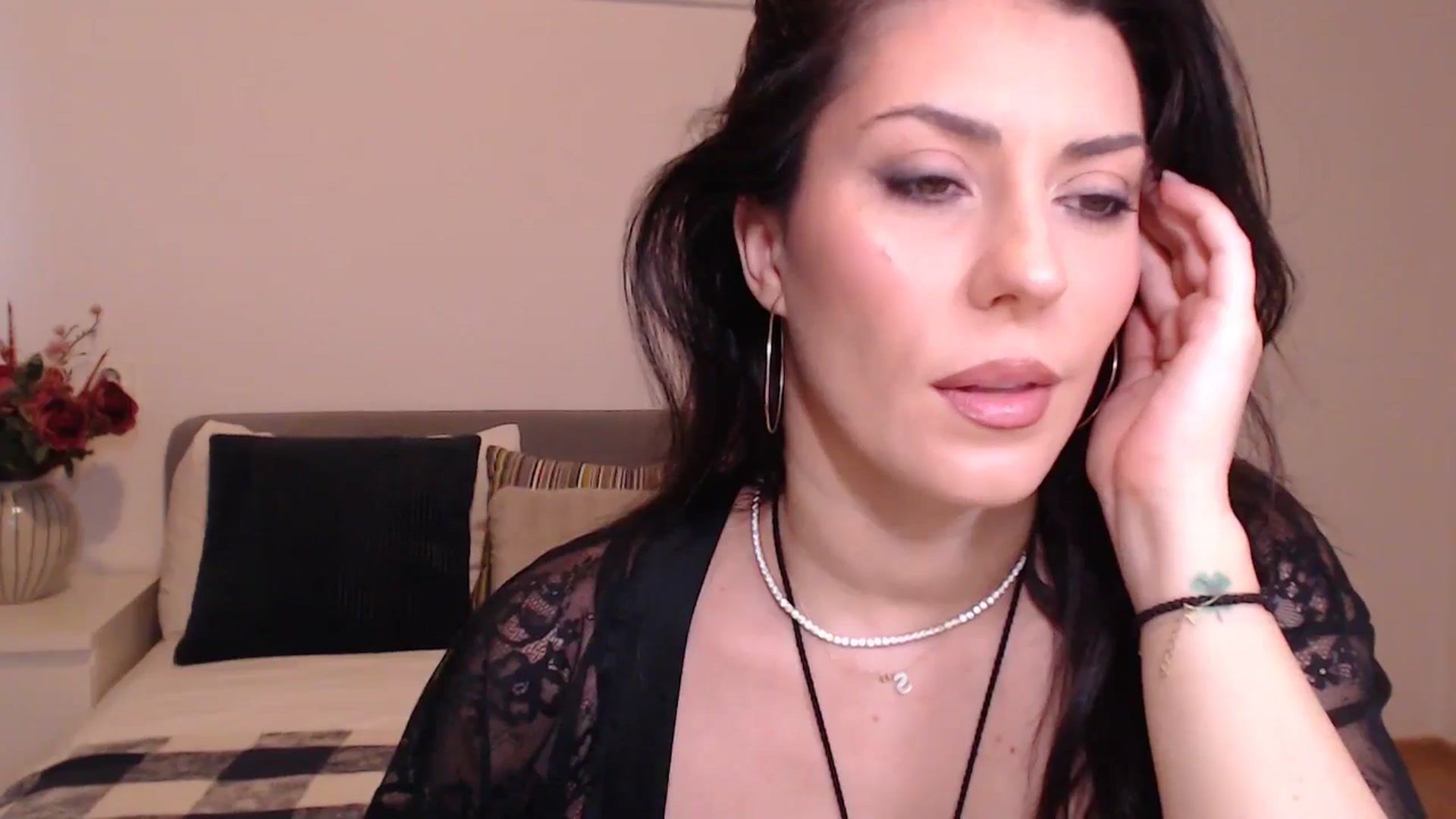Gallery image thumbnail from BlueStocking's myfreecams stream on, 03/17/2025, 12:42 image 17 of 20